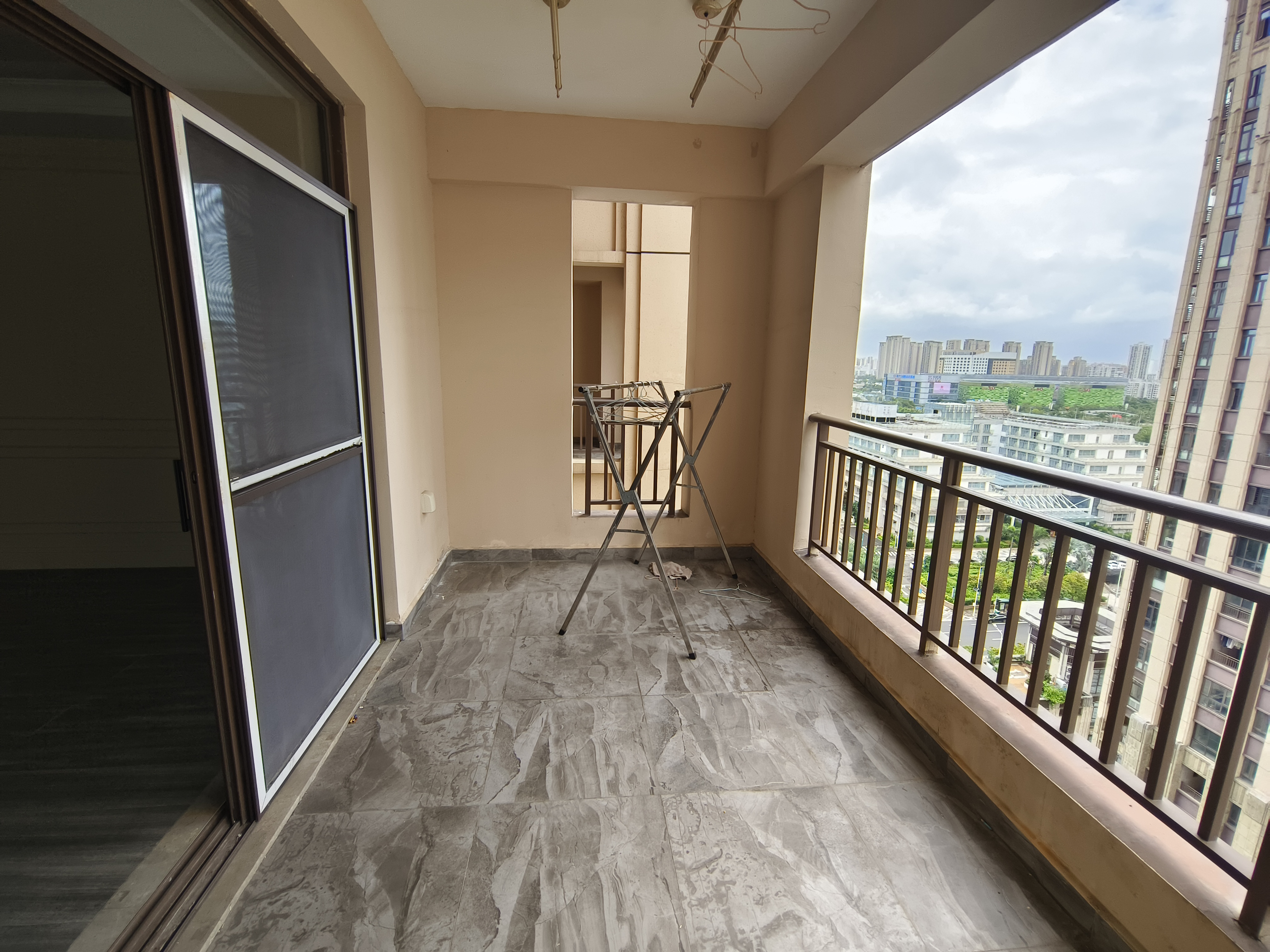 海航豪庭北苑 5室2厅2卫 7800.0元/月 海航豪庭北苑 5室2厅2卫 7800.0元/月室内图