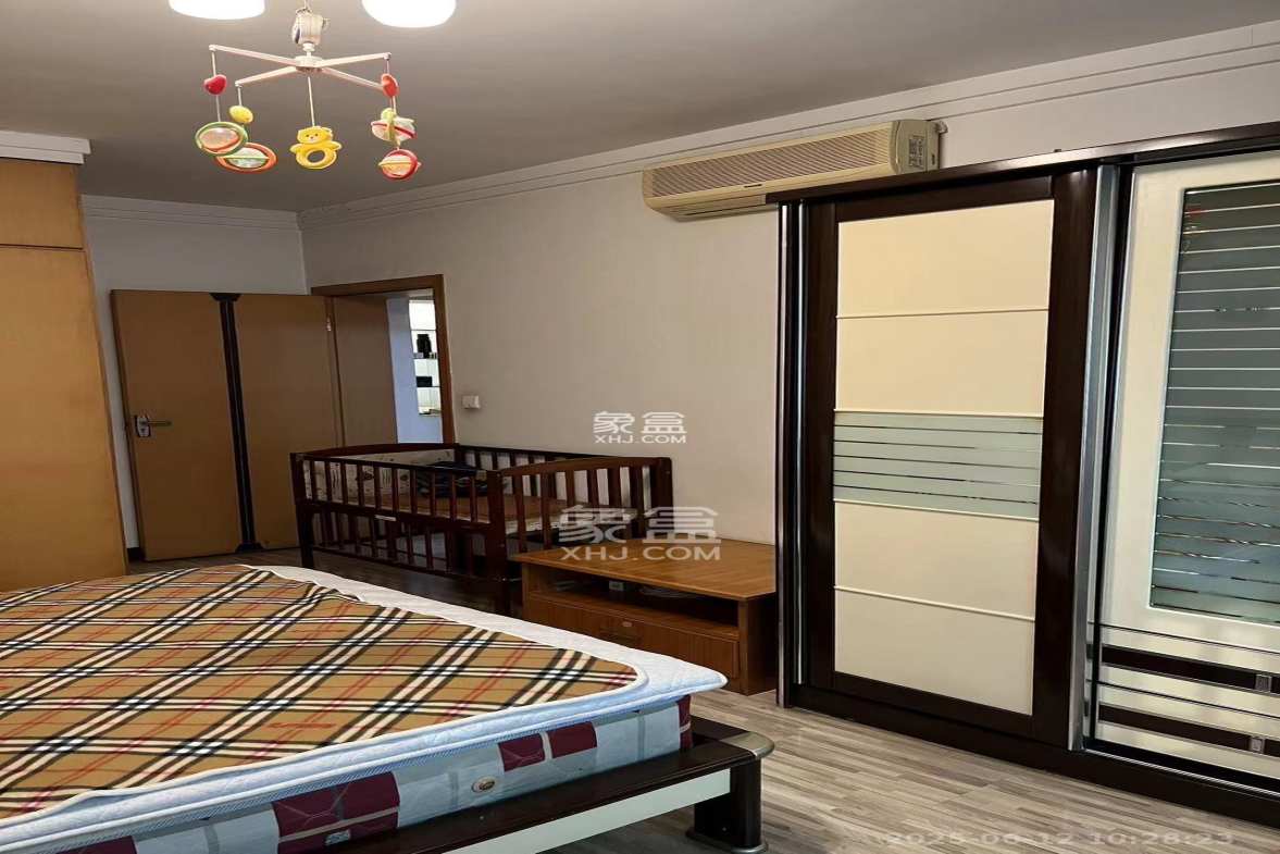 景芳苑  4室2厅2卫    1400.0元/月 景芳苑  4室2厅2卫    1400.0元/月室内图