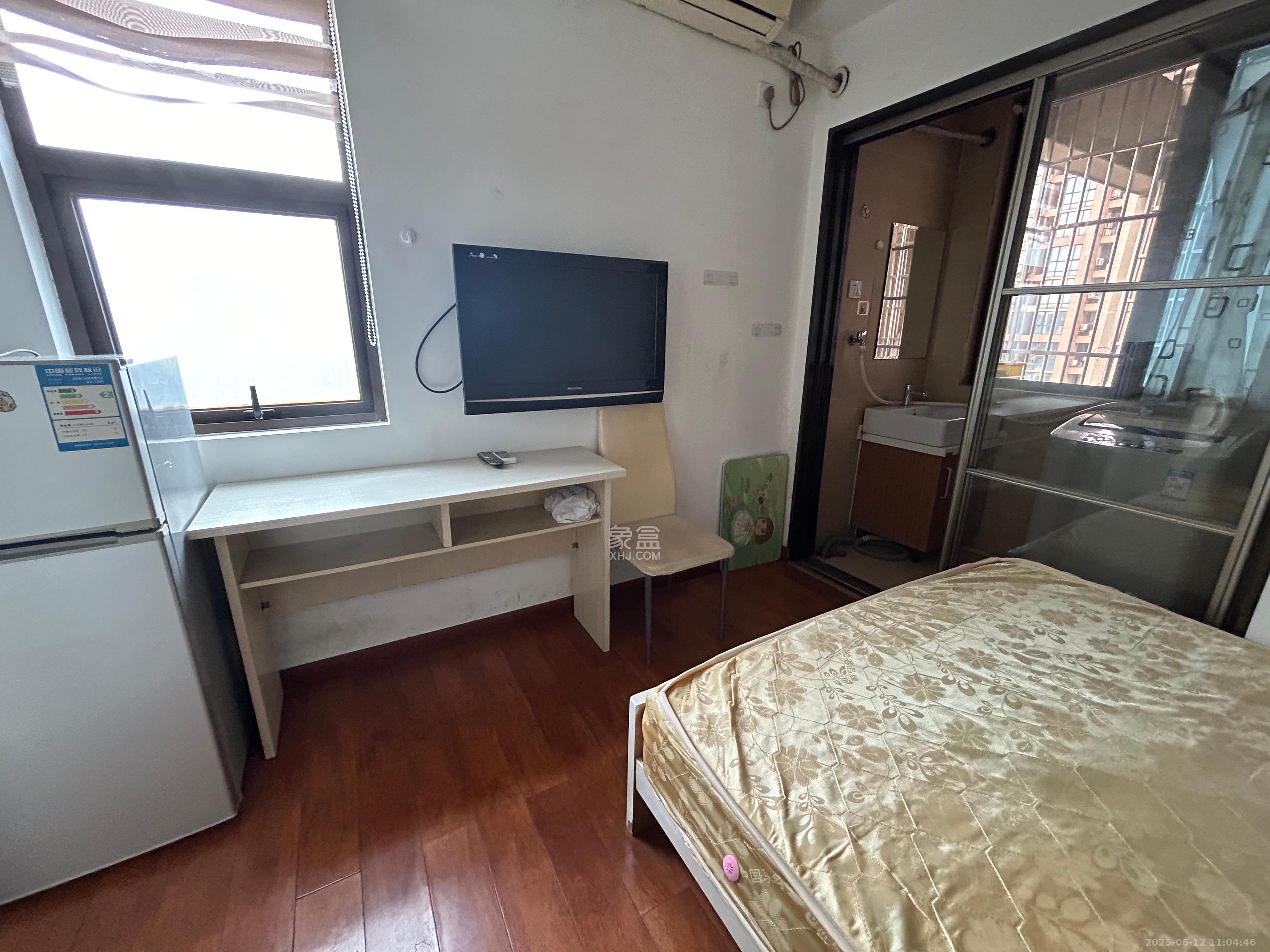 长盛上东区 1室1厅1卫 1200.0元/月 长盛上东区 1室1厅1卫 1200.0元/月室内图