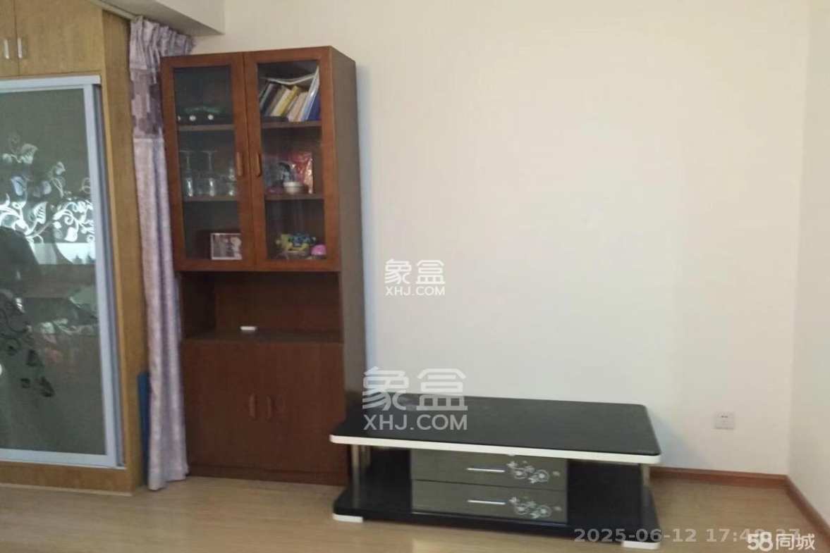 时代公馆 1室1厅1卫 1500.0元/月 时代公馆 1室1厅1卫 1500.0元/月室内图