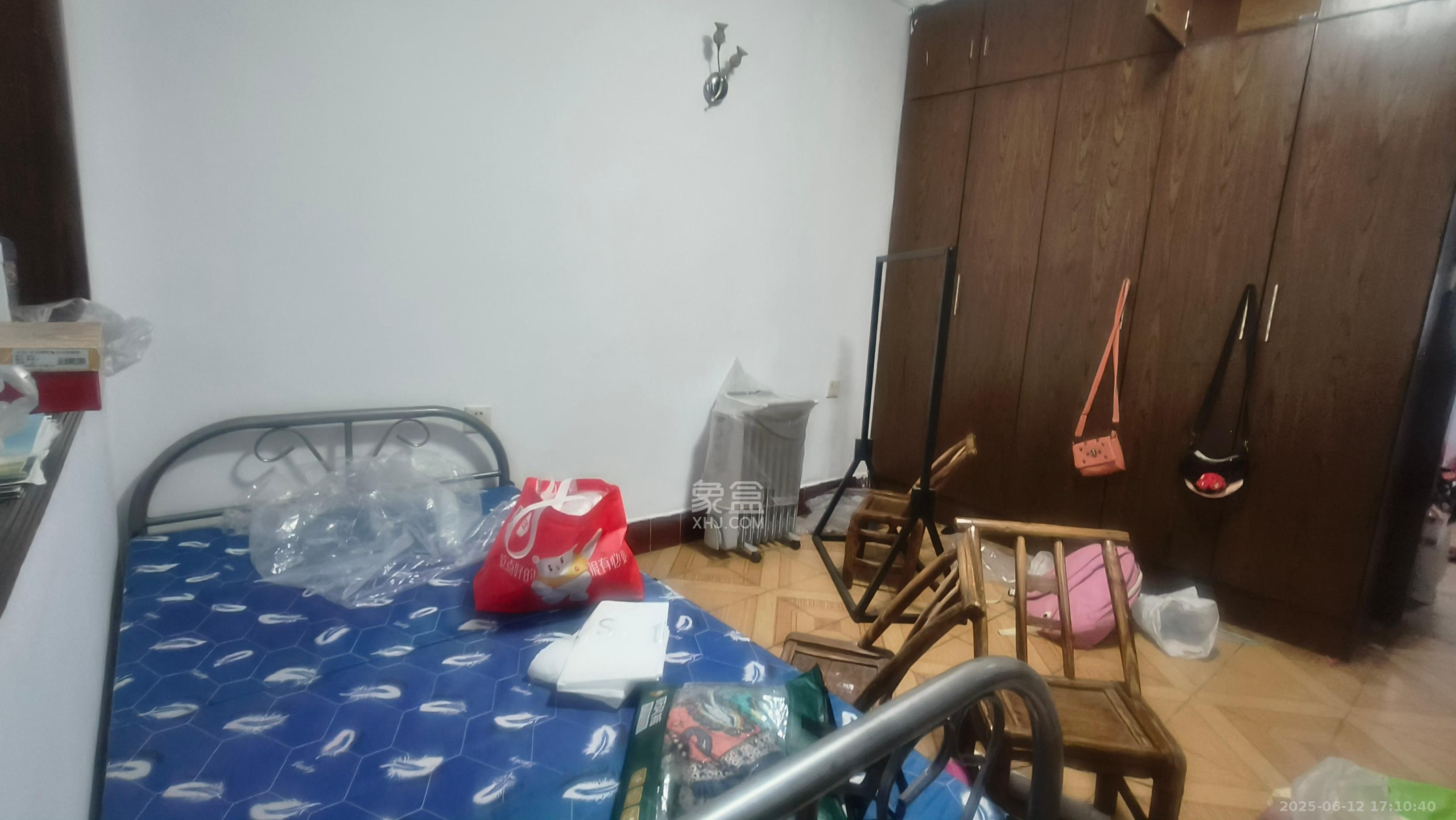 牛婆塘社区  2室1厅1卫   1800.00元/月室内图