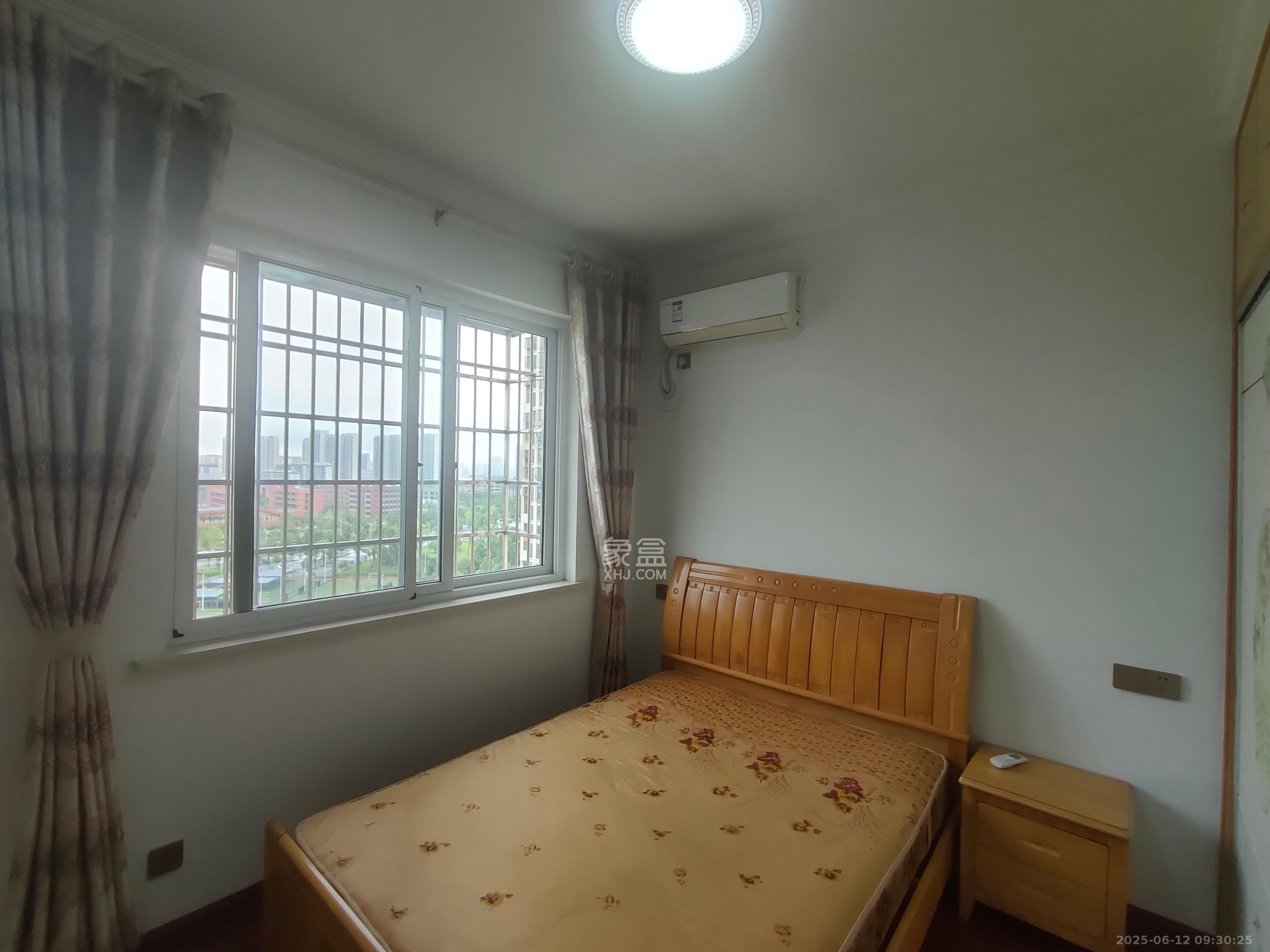 嘉顺苑 4室2厅1卫 2100.0元/月 嘉顺苑 4室2厅1卫 2100.0元/月室内图