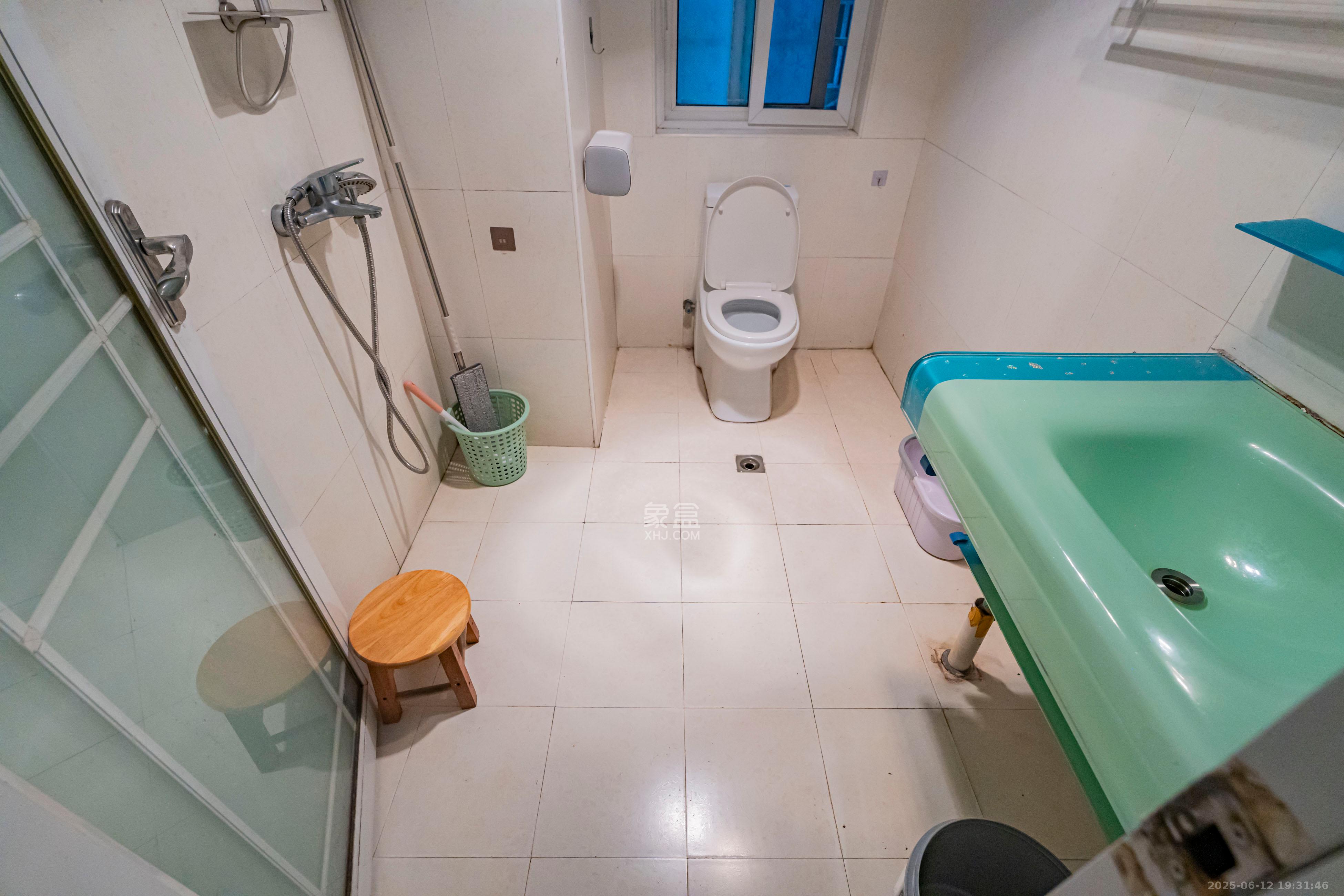 月湖兰庭  2室1厅1卫    64.0万卫生间