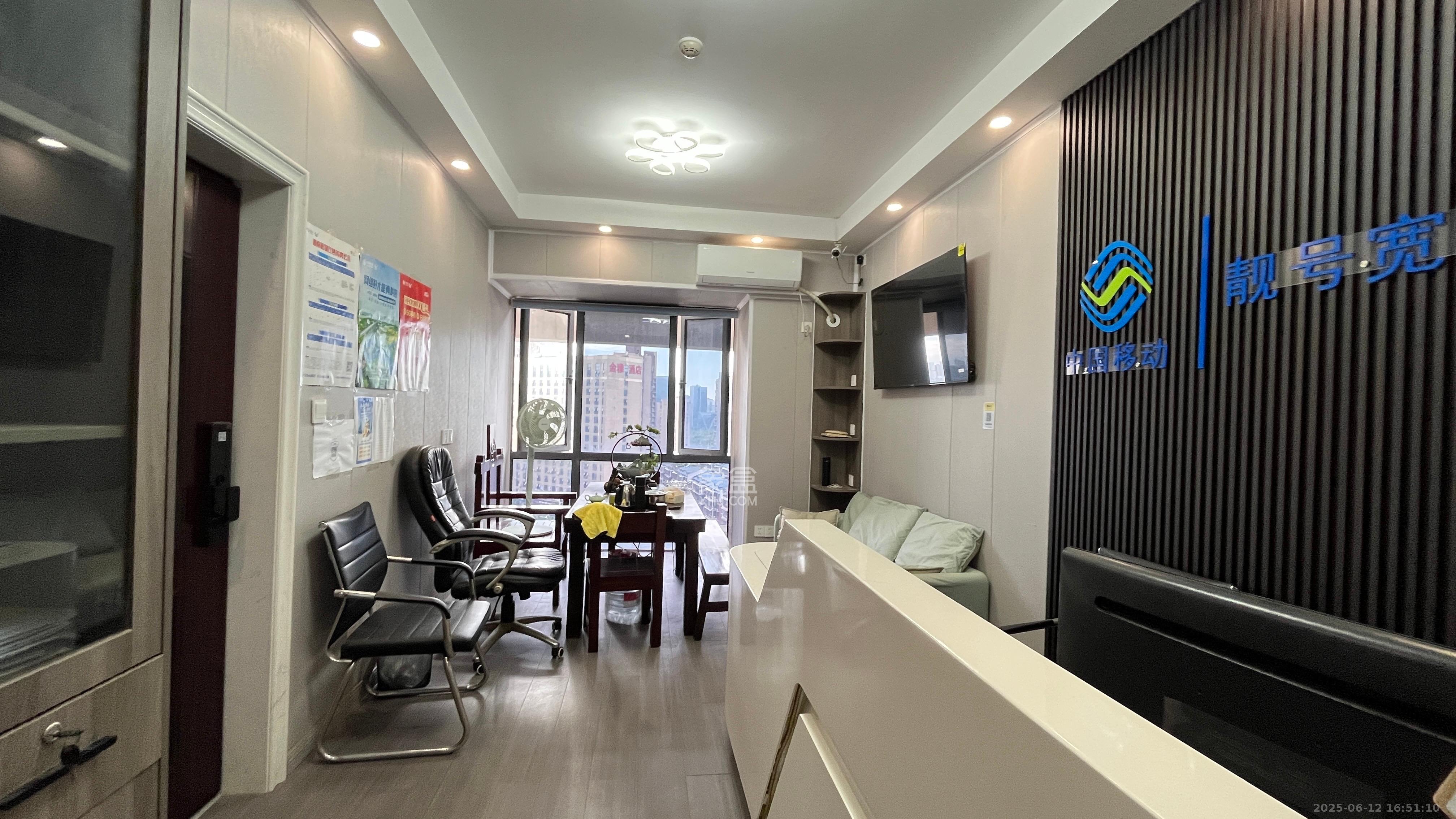 绿洲花园  1室1厅1卫    1700.0元/月室内图