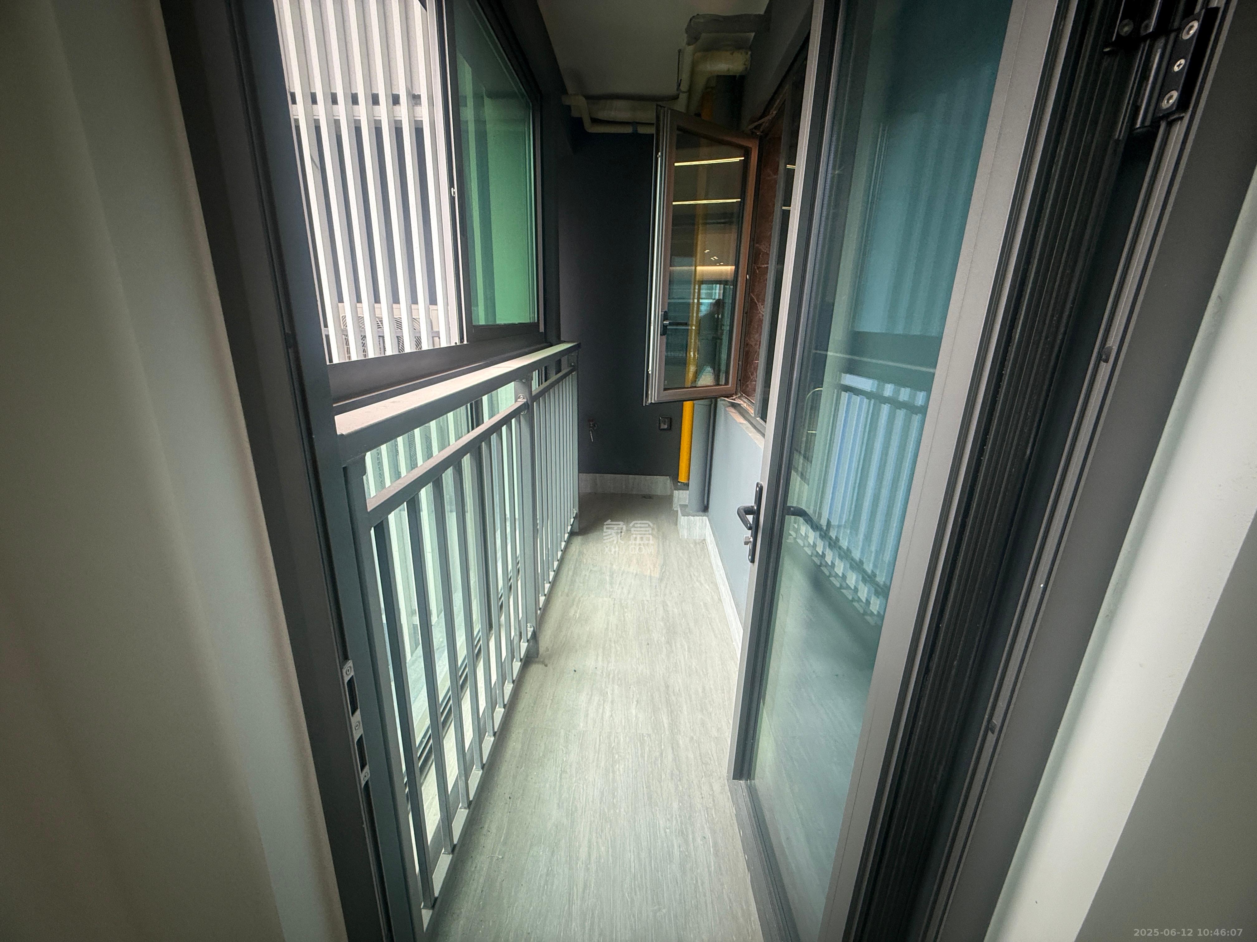 招商蛇口滨江境  4室2厅2卫   9000.00元/月室内图