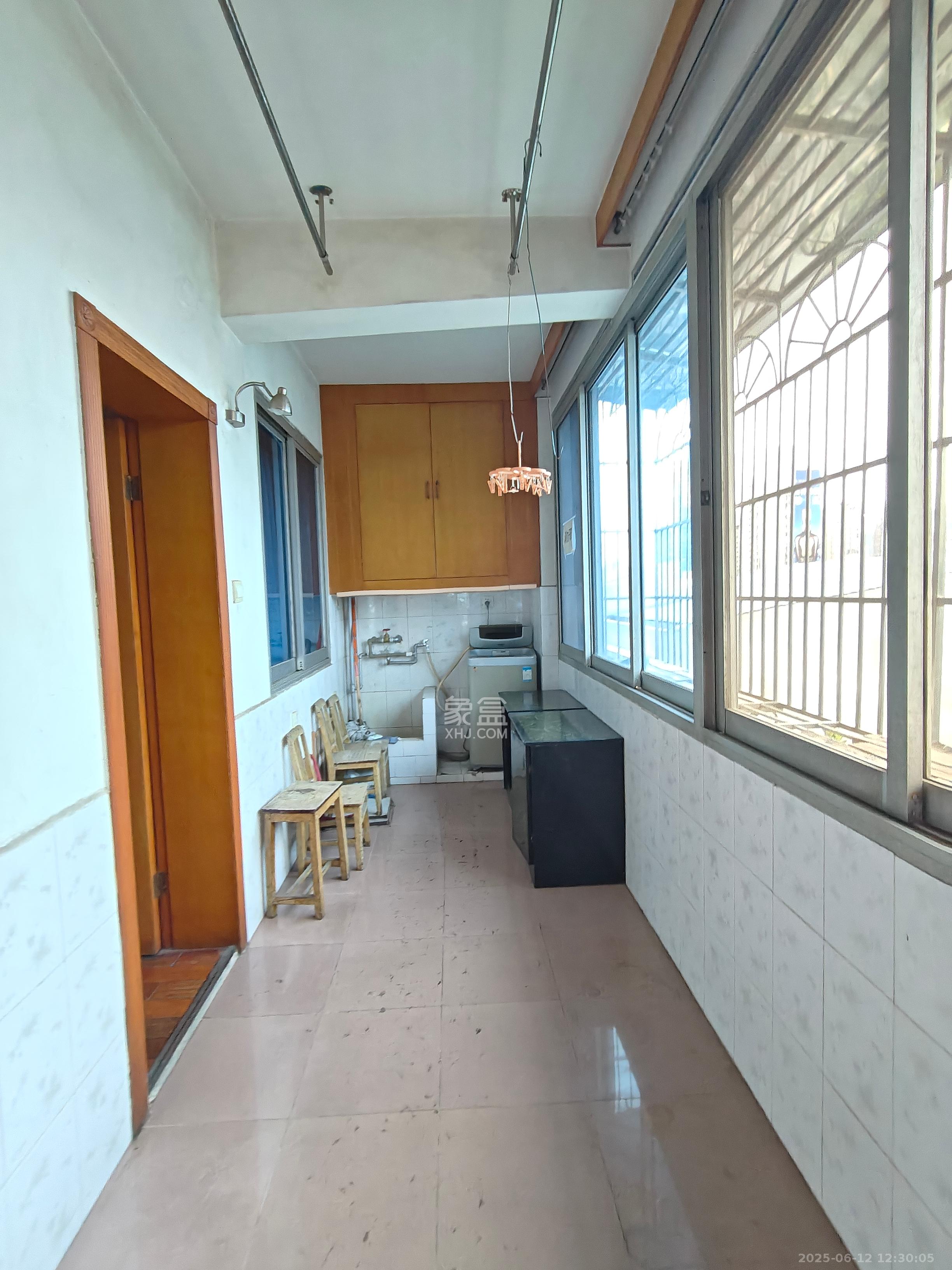 湖南省军区机关医院宿舍  3室2厅2卫   2800.00元/月室内图