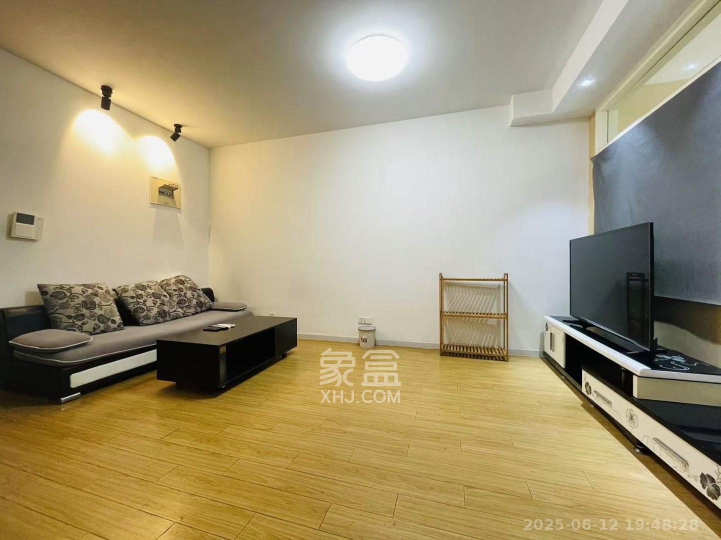 北辰三角洲E5区 1室1厅1卫 2100.0元/月 北辰三角洲E5区 1室1厅1卫 2100.0元/月室内图