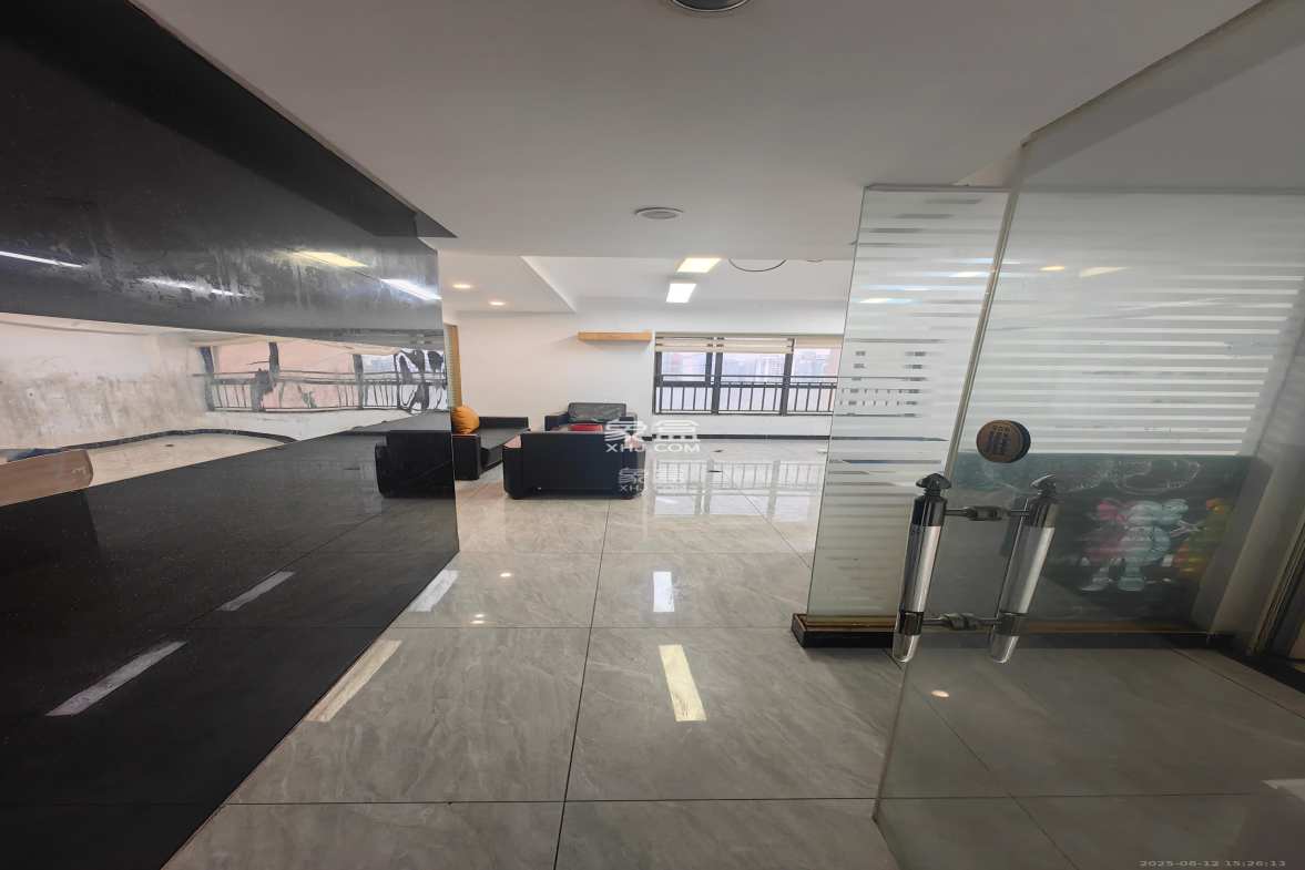 摩天一号 2室1厅1卫 3000.0元/月 摩天一号 2室1厅1卫 3000.0元/月室内图