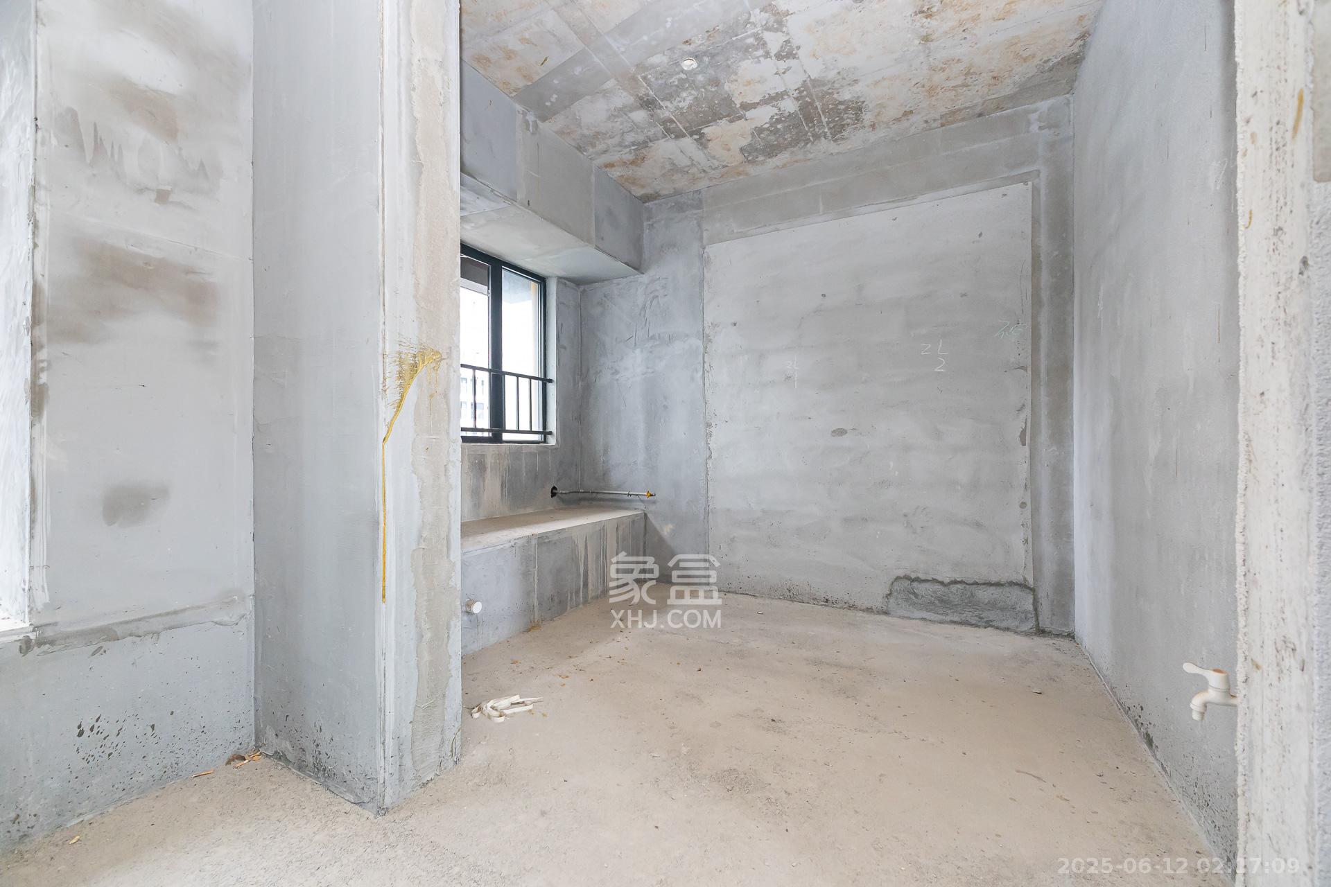 越秀湘江星汇城二期 4室2厅2卫 128.0万 越秀湘江星汇城二期 4室2厅2卫 128.0万厨房