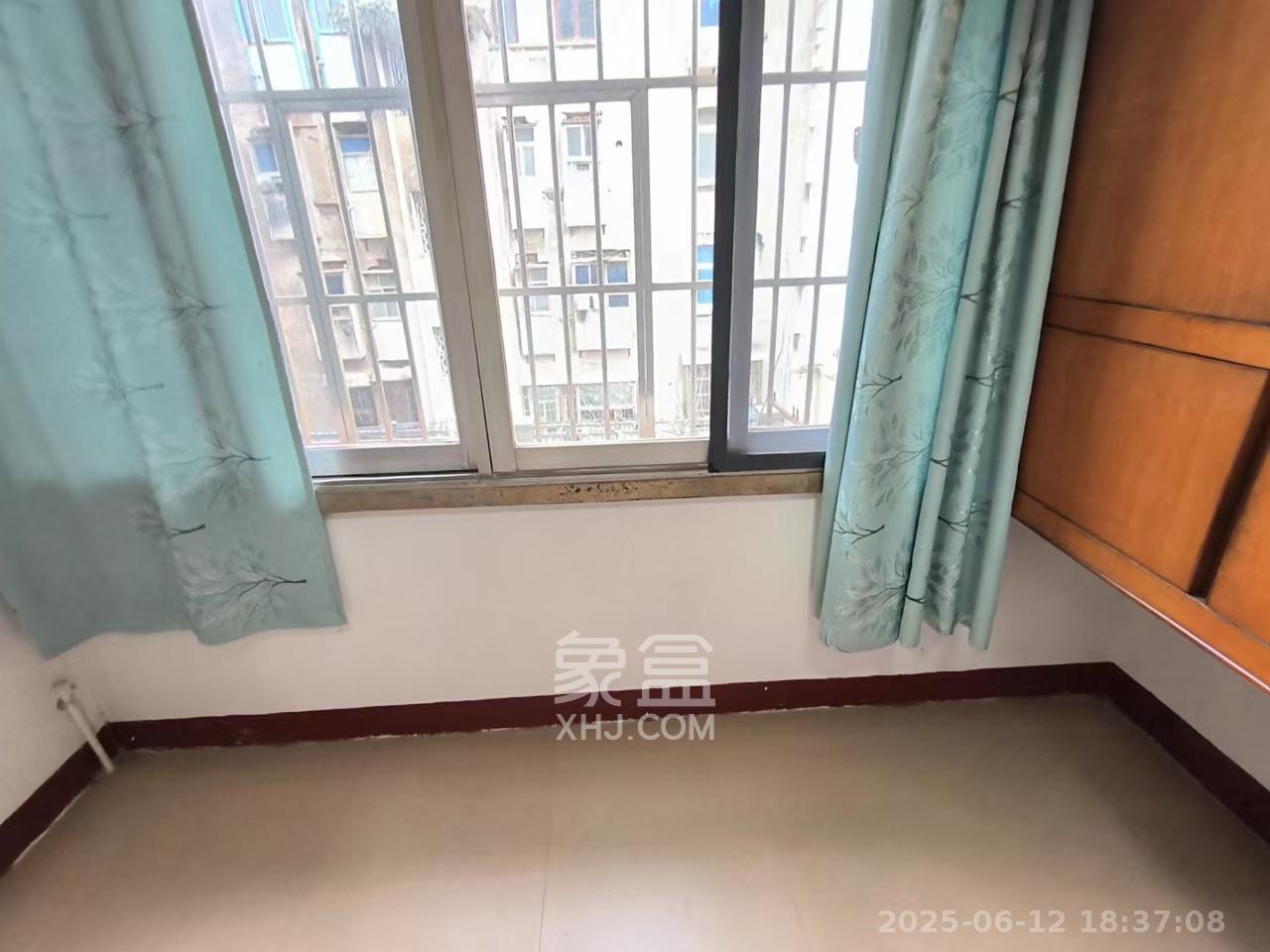 粮二库宿舍  2室1厅1卫   1300.00元/月