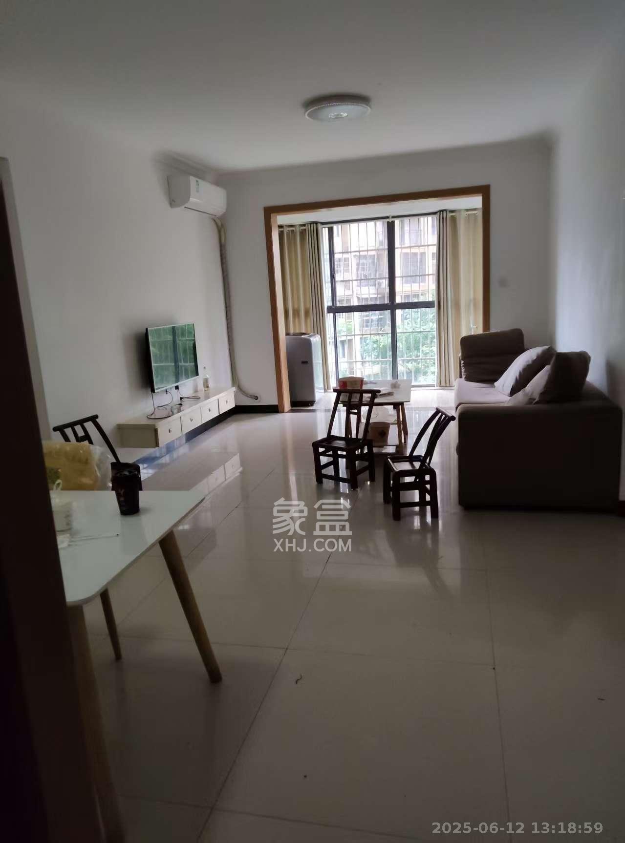 光明城市(星辰青年城) 3室2厅1卫 2000.0元/月 光明城市(星辰青年城) 3室2厅1卫 2000.0元/月室内图