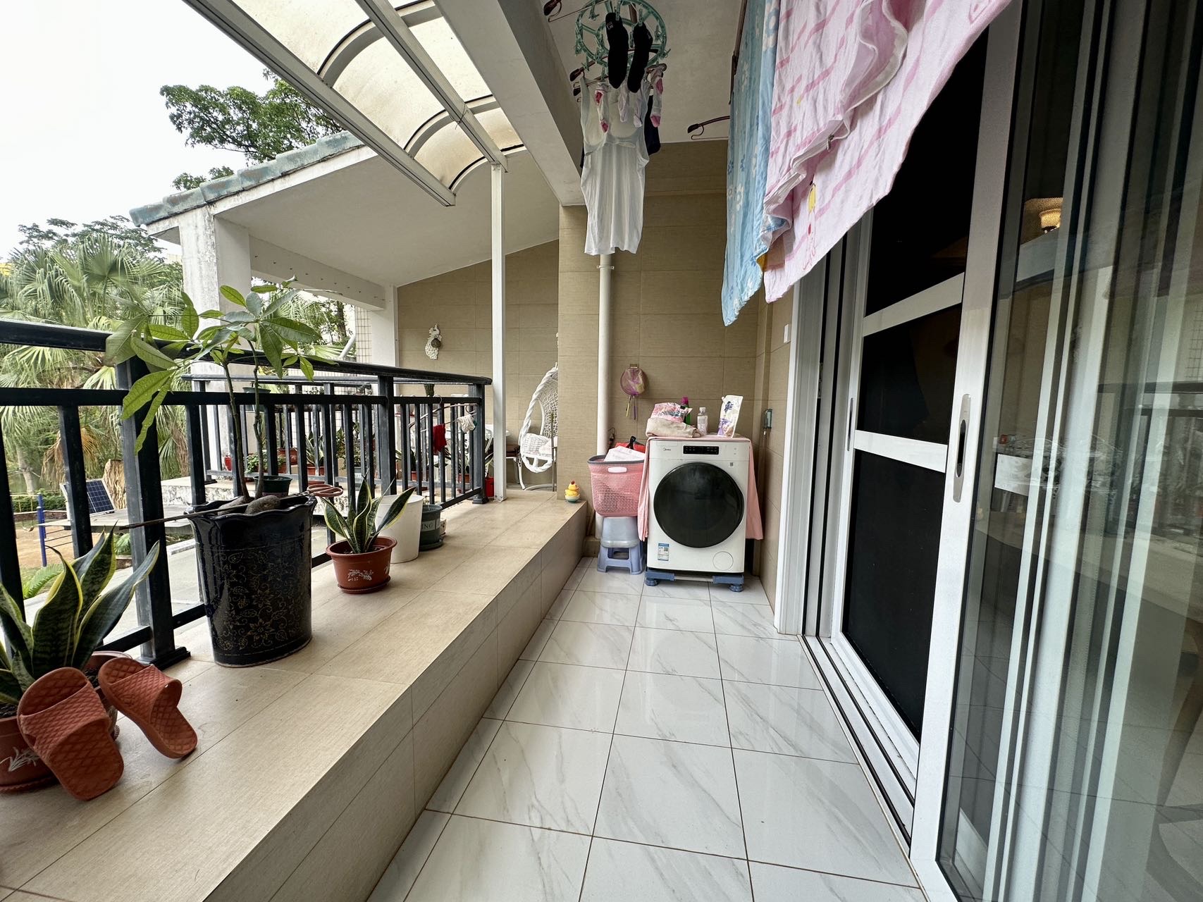 城市海岸一期 3室2厅2卫 420.0万 城市海岸一期 3室2厅2卫 420.0万客厅