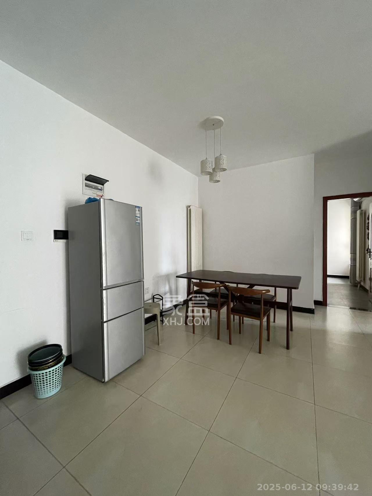 怡海星城 3室2厅2卫 2000.0元/月 怡海星城 3室2厅2卫 2000.0元/月室内图