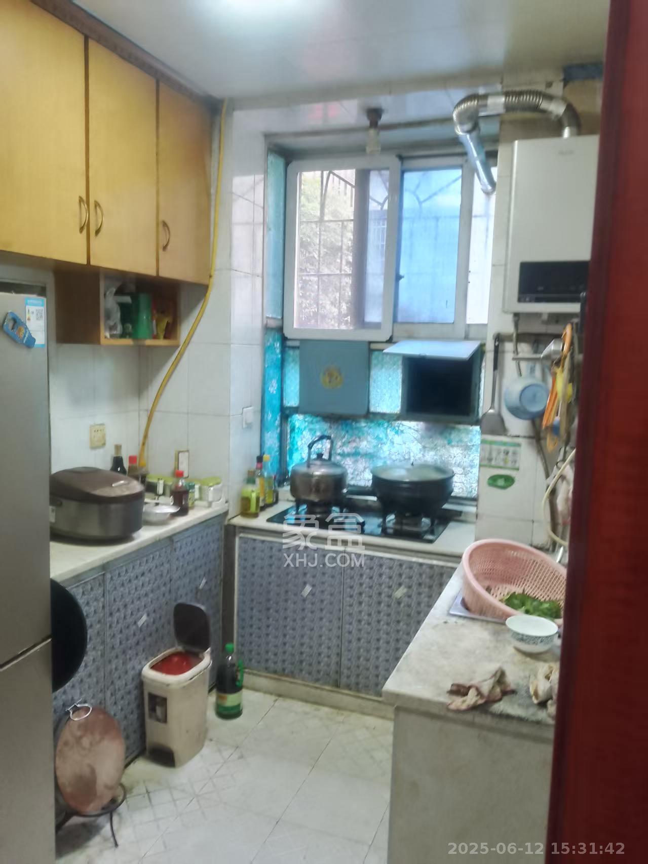 东瓜山二村 3室1厅1卫 3000.0元/月 东瓜山二村 3室1厅1卫 3000.0元/月室内图