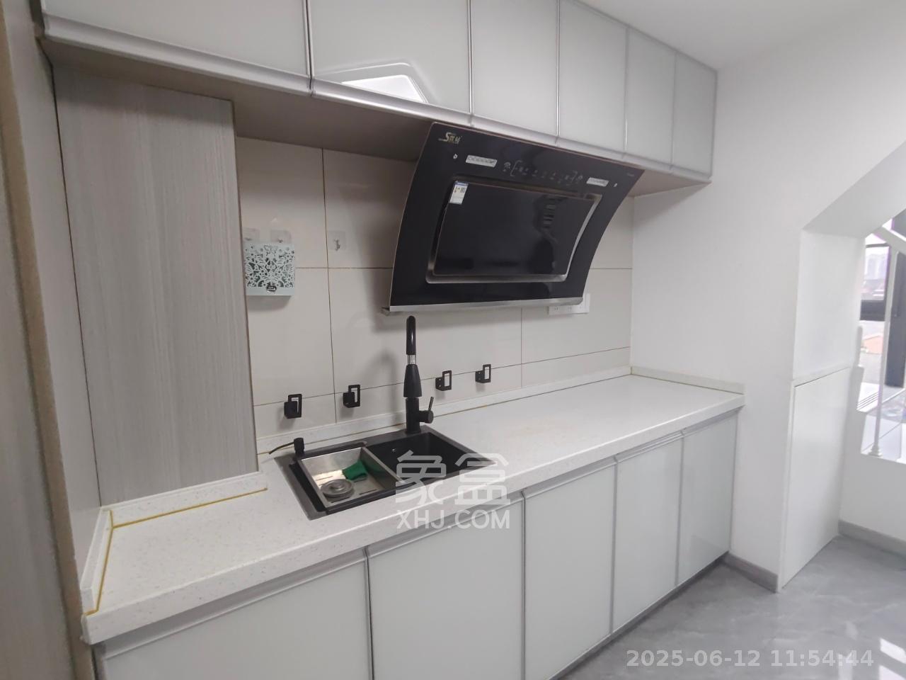 新长海D1站 1室1厅1卫 1600.0元/月 新长海D1站 1室1厅1卫 1600.0元/月室内图