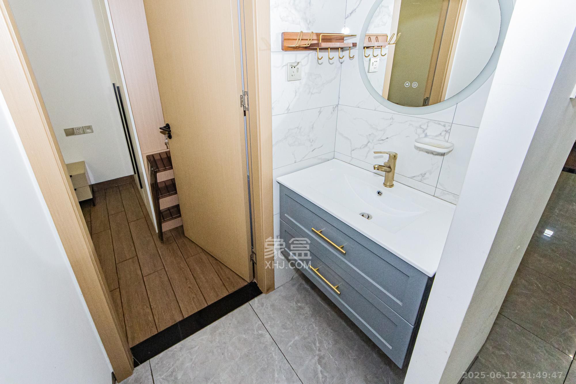 北辰三角洲C3区 3室2厅2卫 173.0万 北辰三角洲C3区 3室2厅2卫 173.0万卫生间