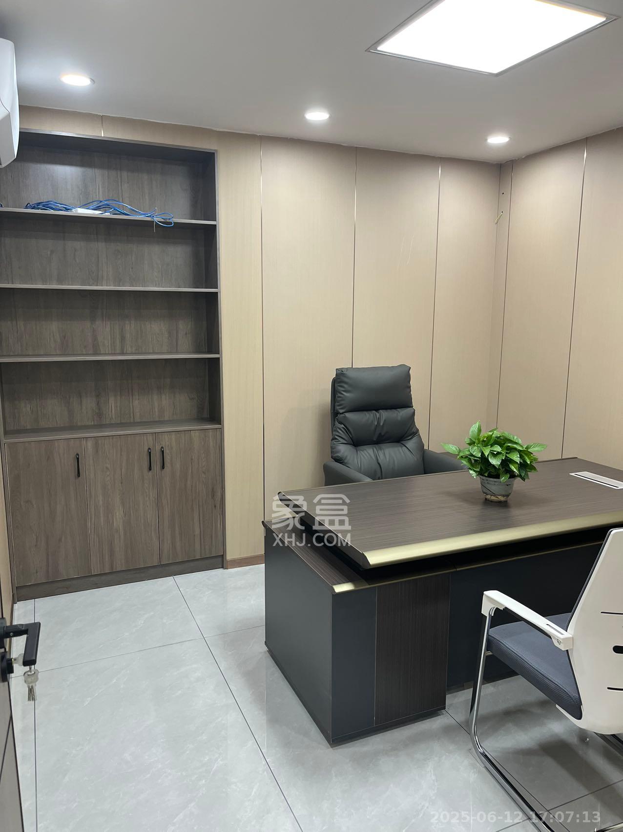 湘域中央 5室2厅1卫 14800.0元/月 湘域中央 5室2厅1卫 14800.0元/月室内图