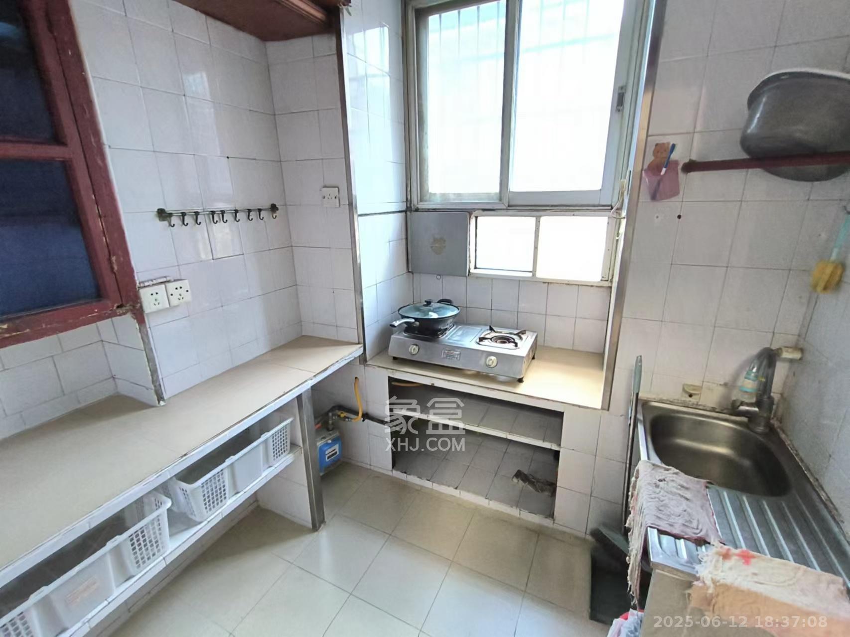 粮二库宿舍 2室1厅1卫 1300.0元/月 粮二库宿舍 2室1厅1卫 1300.0元/月室内图