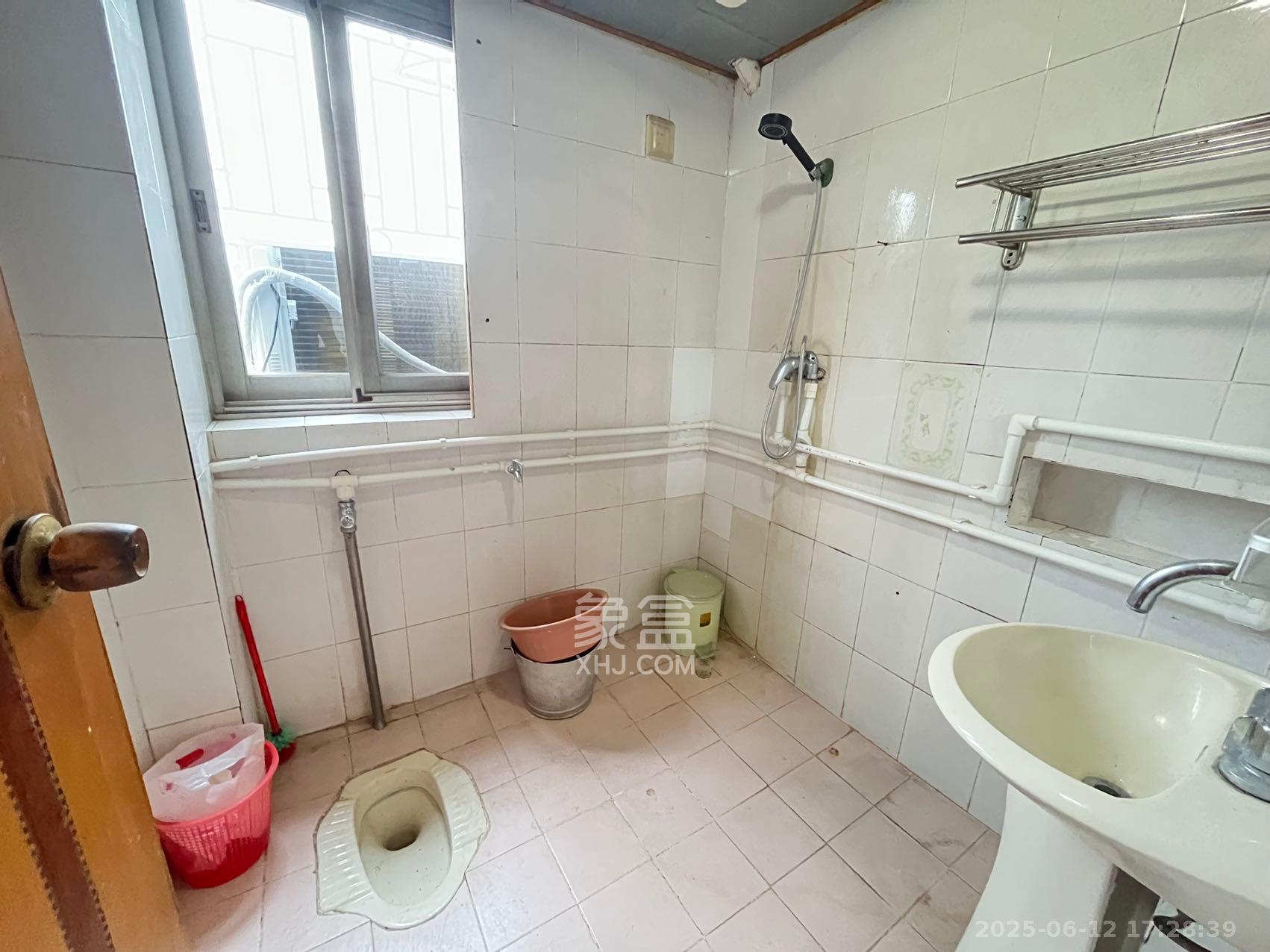 中南大学南校区 3室2厅1卫 2600.0元/月 中南大学南校区 3室2厅1卫 2600.0元/月室内图