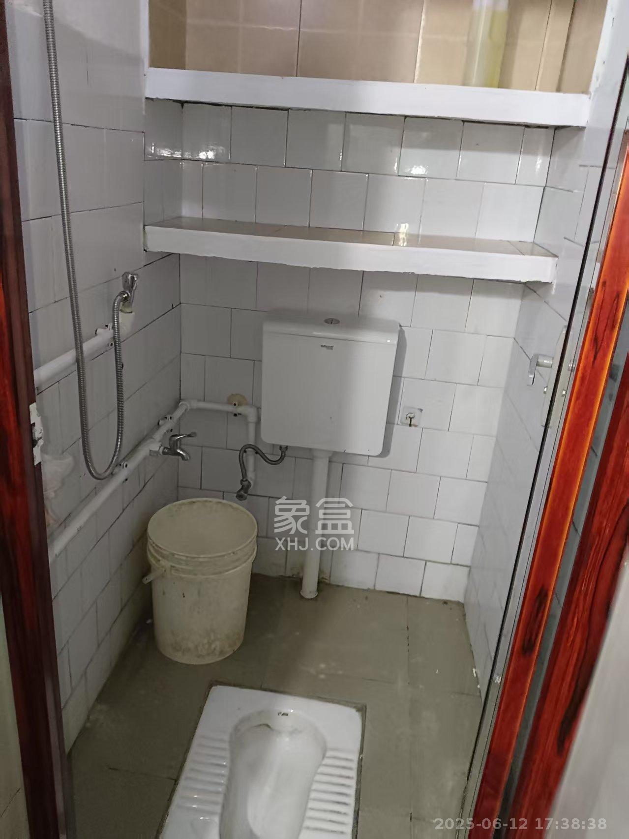文艺新村  1室1厅1卫   1500.00元/月室内图