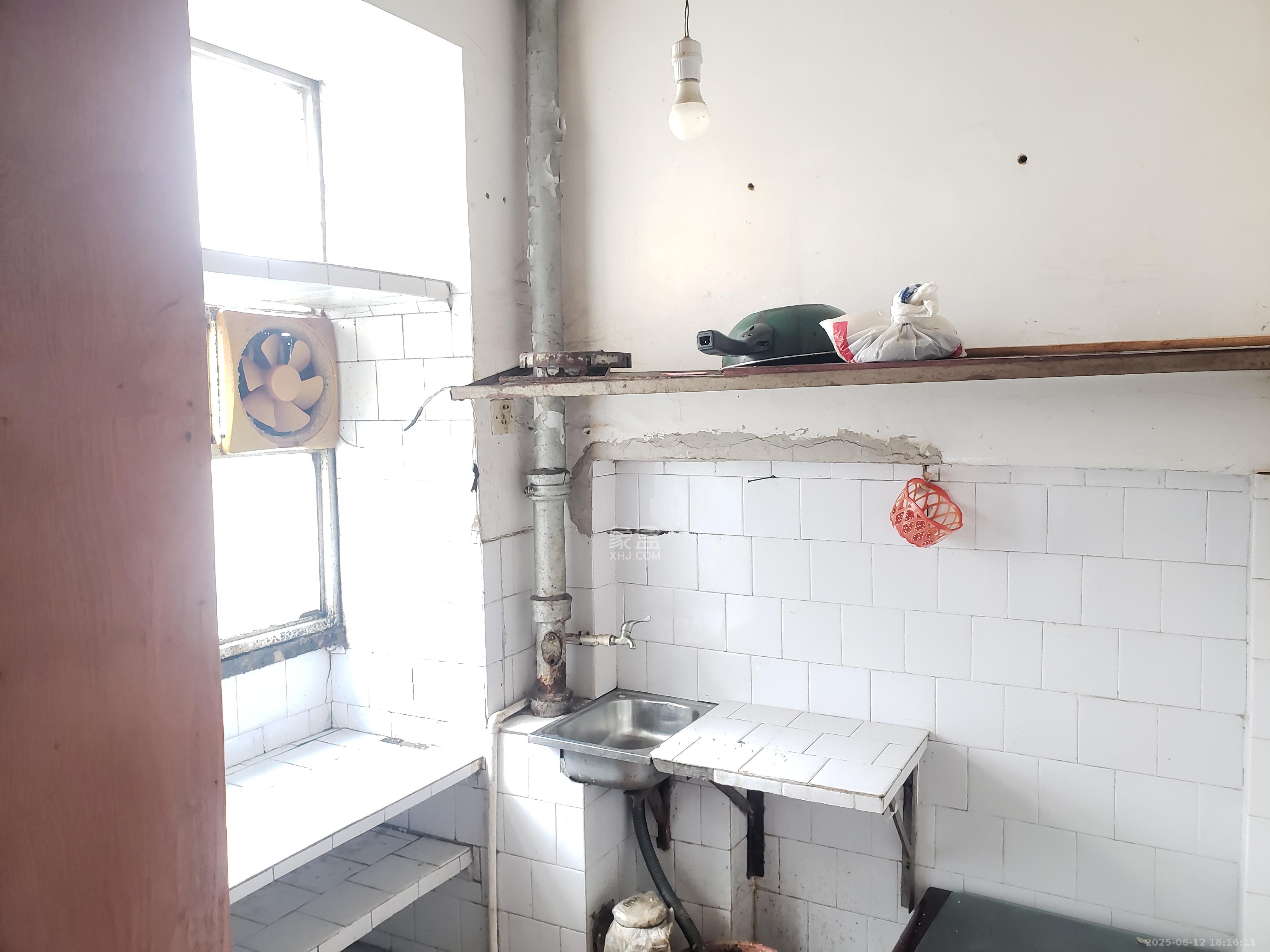 汽制宿舍 2室2厅1卫 800.0元/月 汽制宿舍 2室2厅1卫 800.0元/月室内图