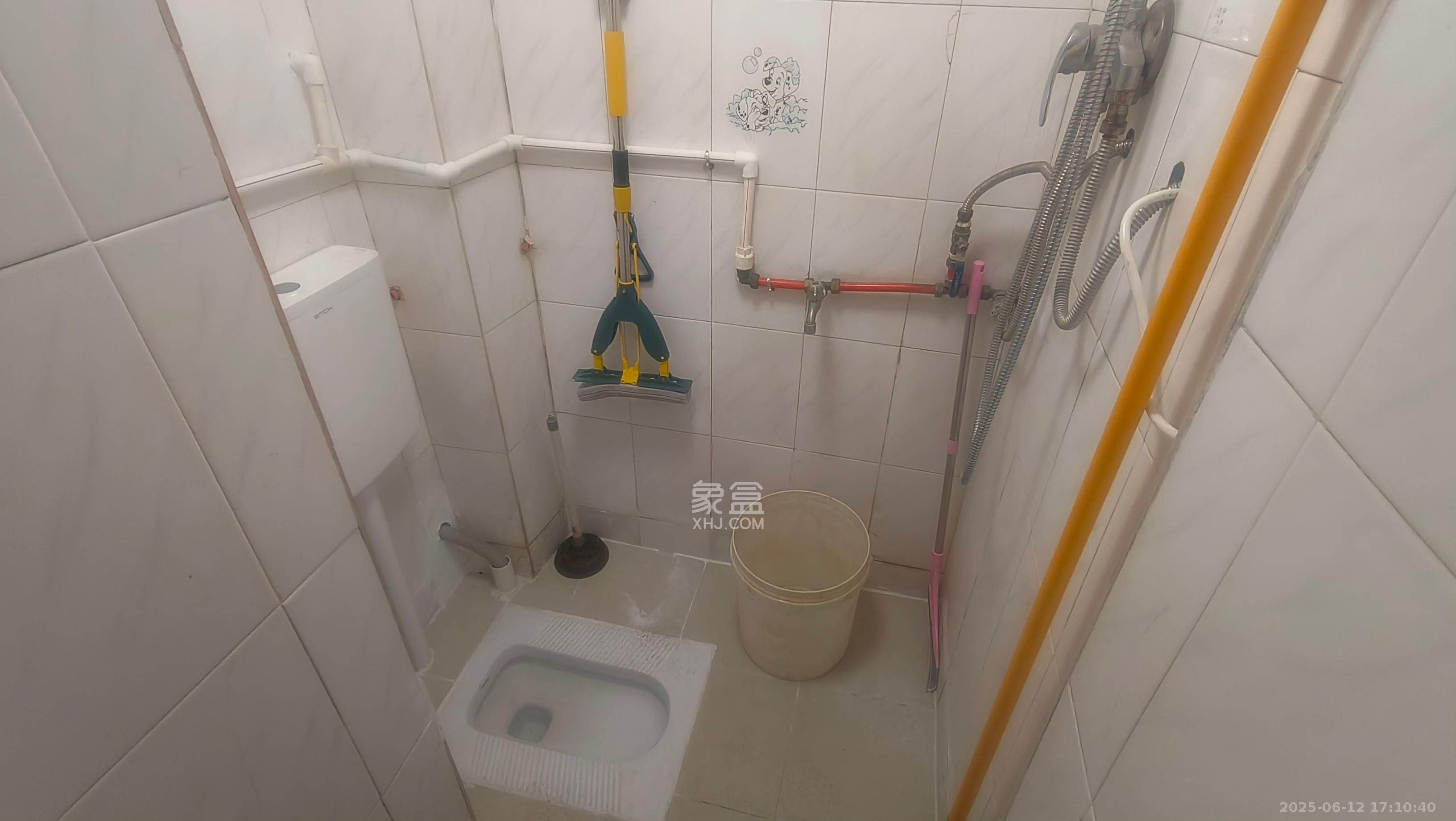 牛婆塘社区  2室1厅1卫   1800.00元/月室内图