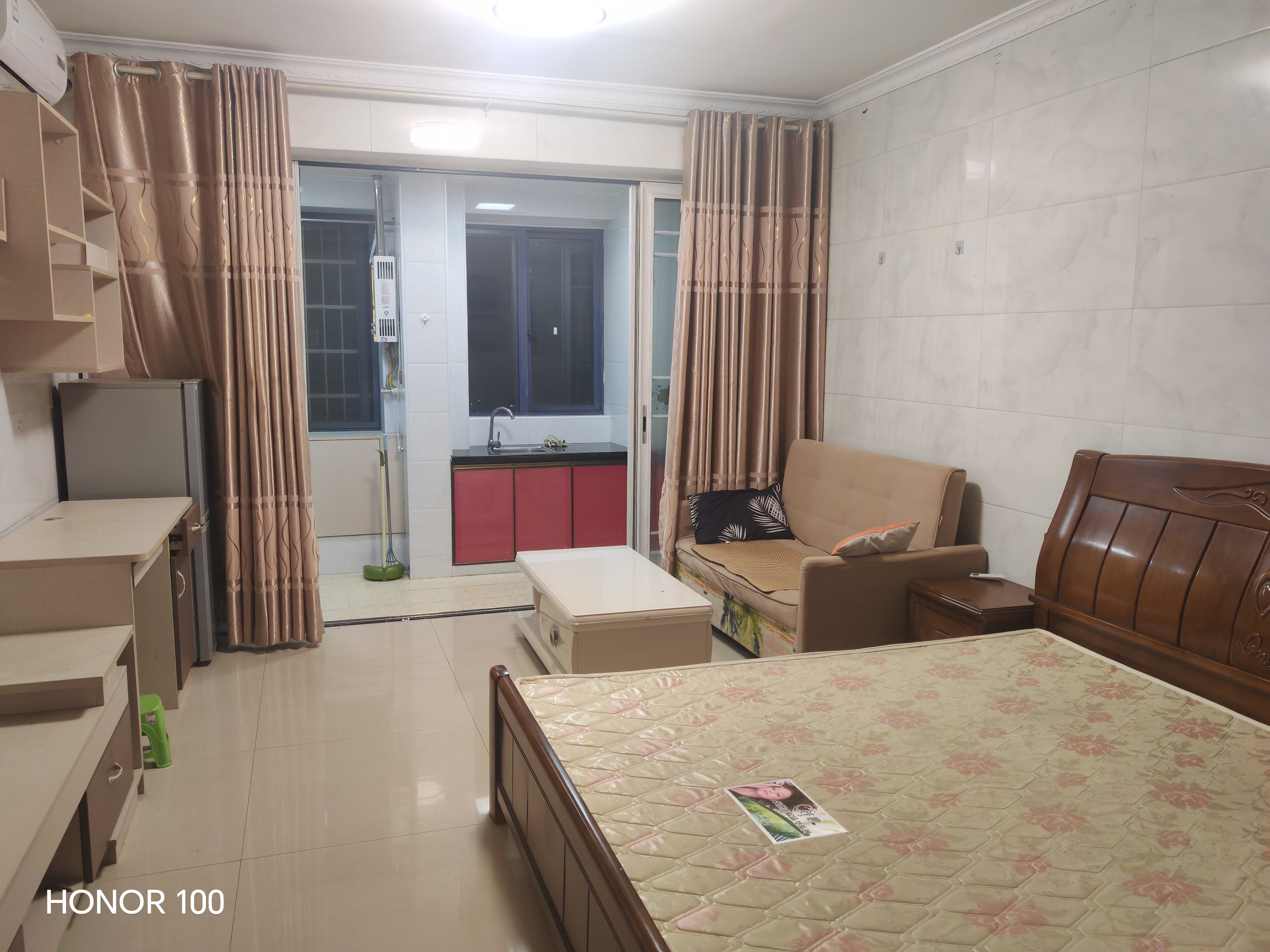 盛世时代广场  1室1厅1卫    1200.0元/月室内图