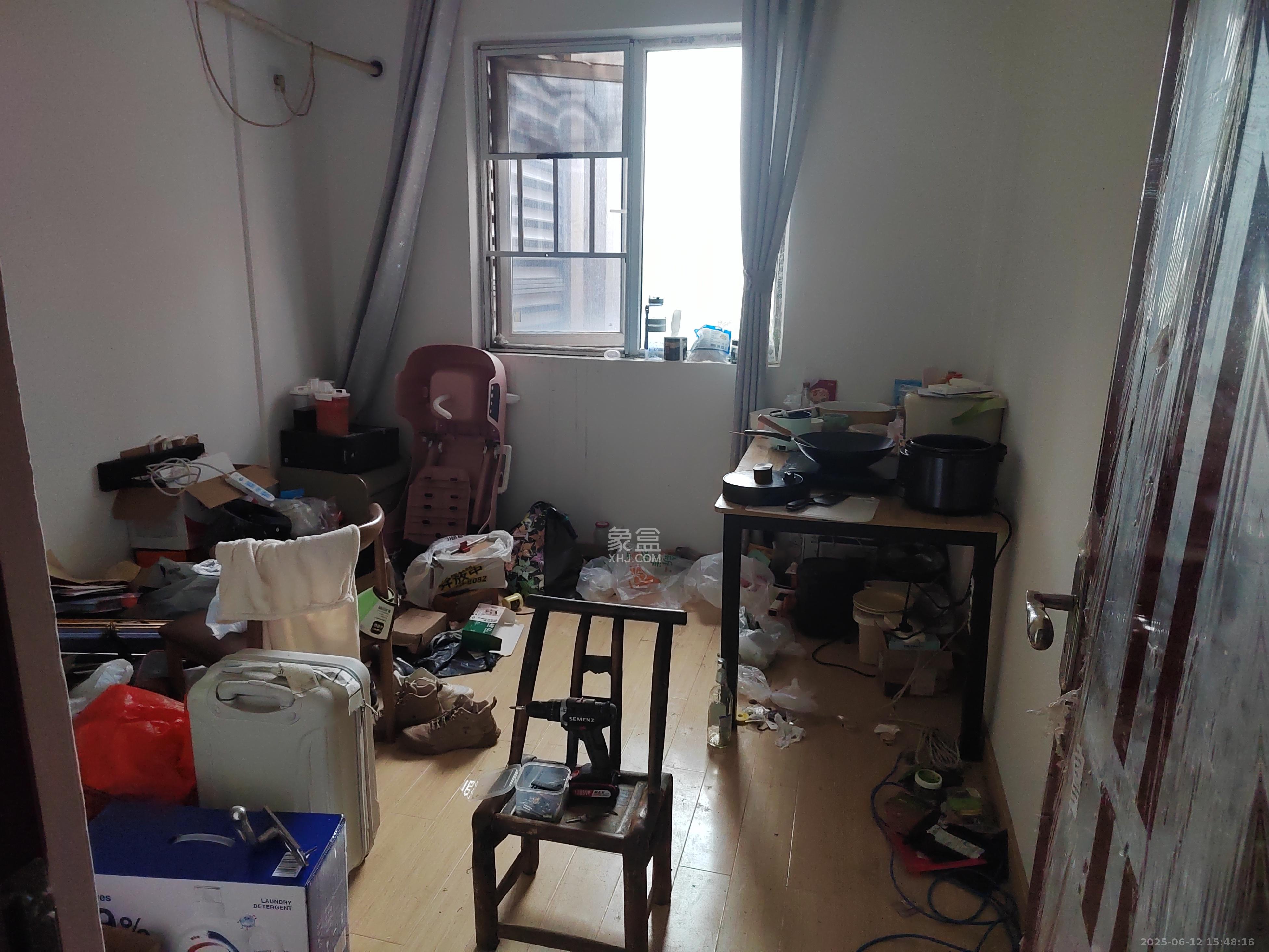 朝正美苑  4室2厅1卫    4000.0元/月室内图