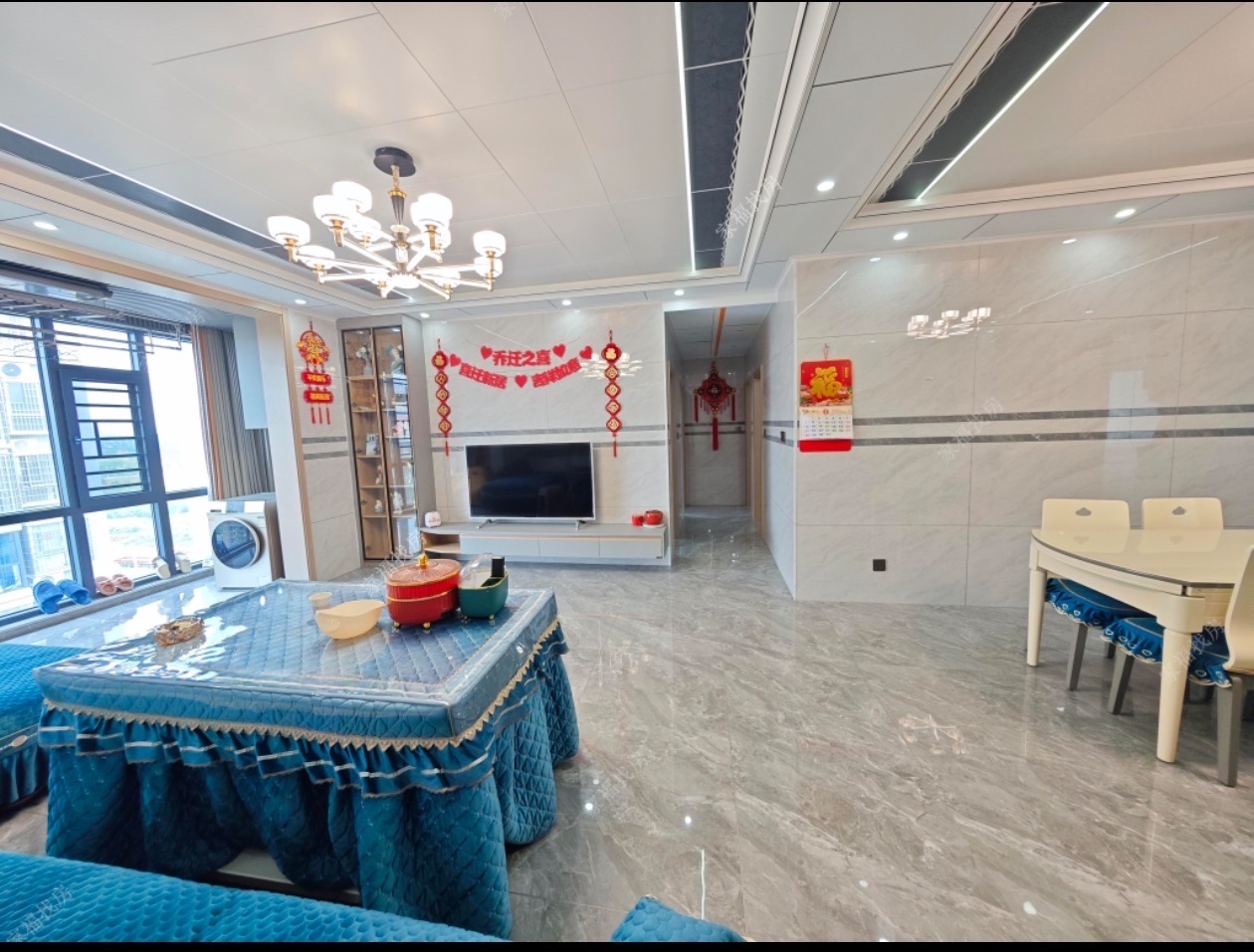 滨江水岸 3室2厅2卫 57.8万 滨江水岸 3室2厅2卫 57.8万客厅