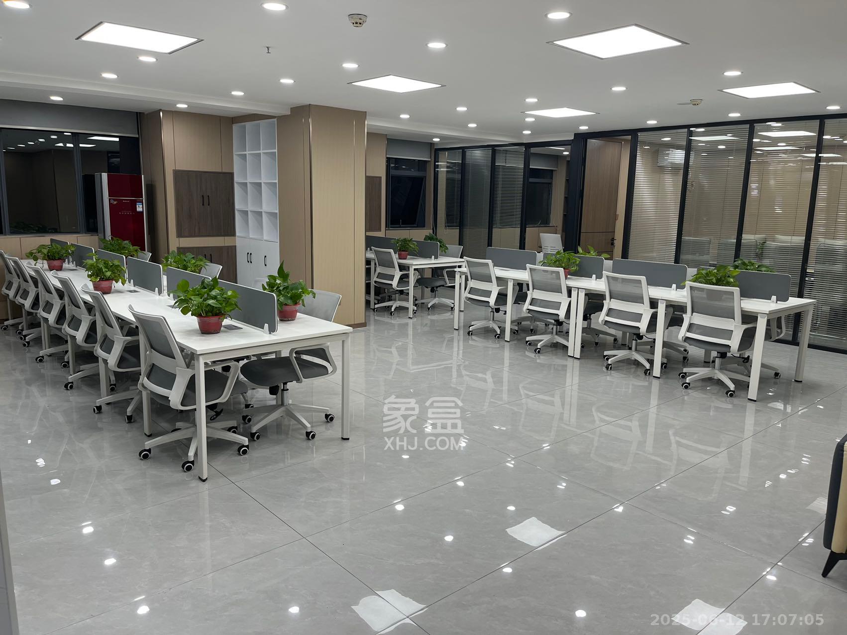 湘域中央 5室2厅1卫 14800.0元/月 湘域中央 5室2厅1卫 14800.0元/月室内图