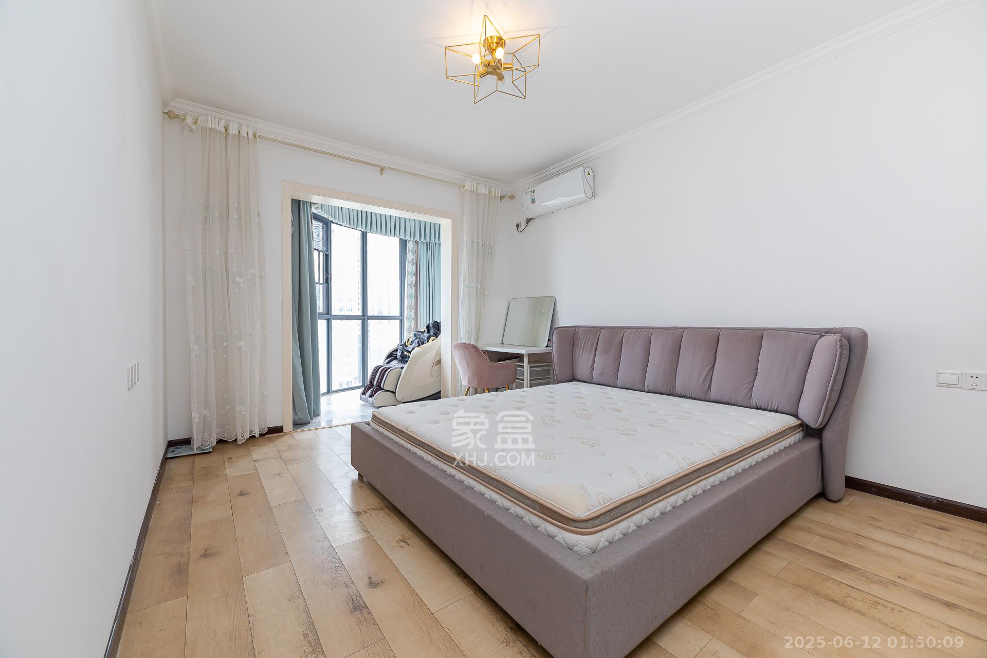 双盈卧龙湾  2室2厅1卫    58.0万 双盈卧龙湾  2室2厅1卫    58.0万卧室