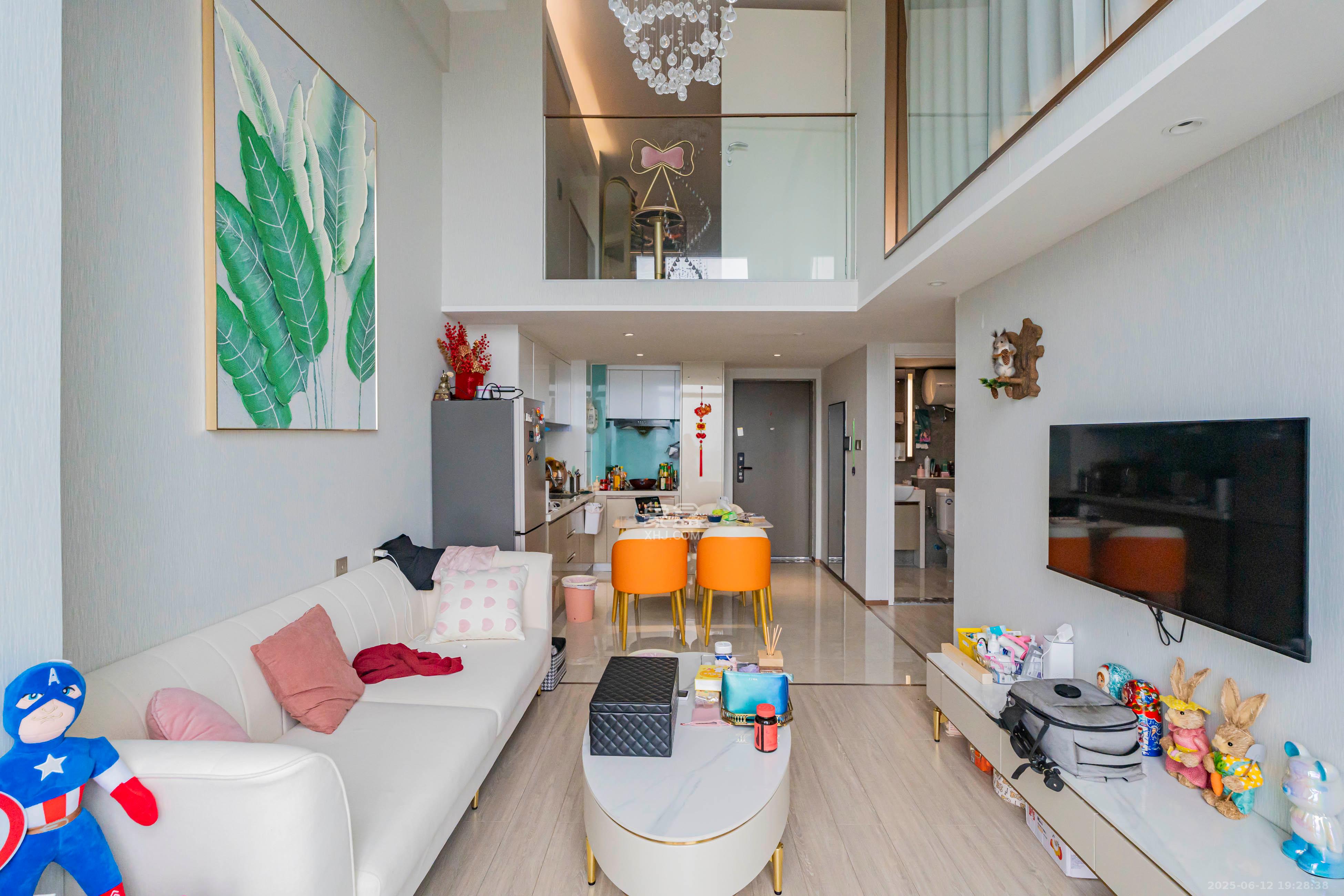 华远华时代 3室2厅2卫 79.0万 华远华时代 3室2厅2卫 79.0万客厅