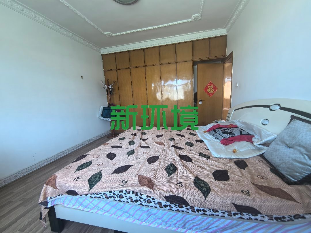 宝塔岗新村小区  3室2厅1卫   52.80万客厅