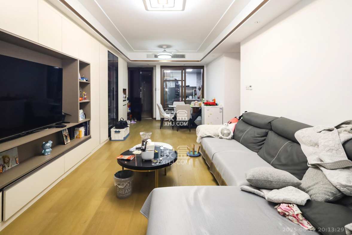 长沙万境潇湘 3室2厅2卫 145.0万 长沙万境潇湘 3室2厅2卫 145.0万客厅