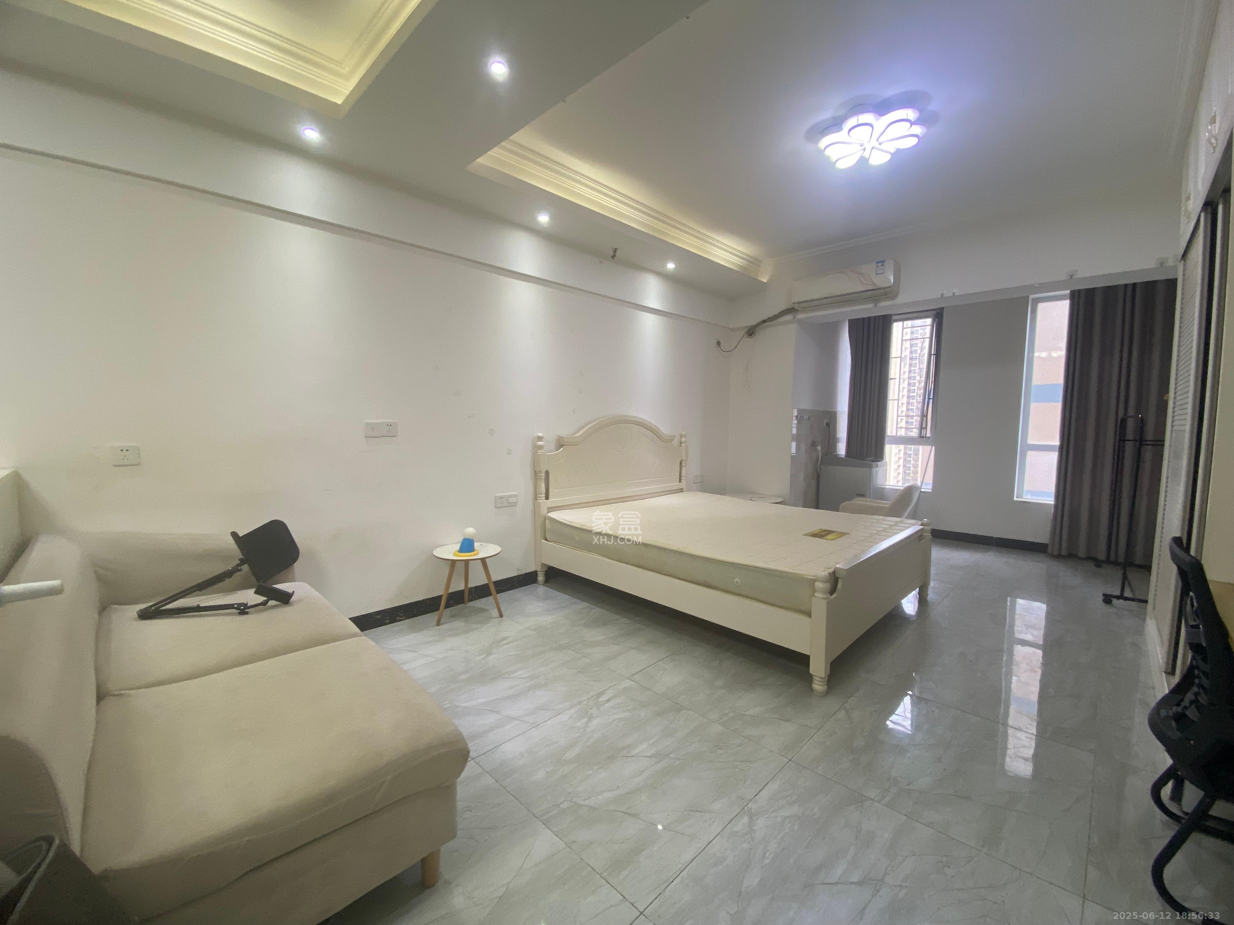 MOMA当代广场  1室1厅1卫    1350.0元/月 MOMA当代广场  1室1厅1卫    1350.0元/月