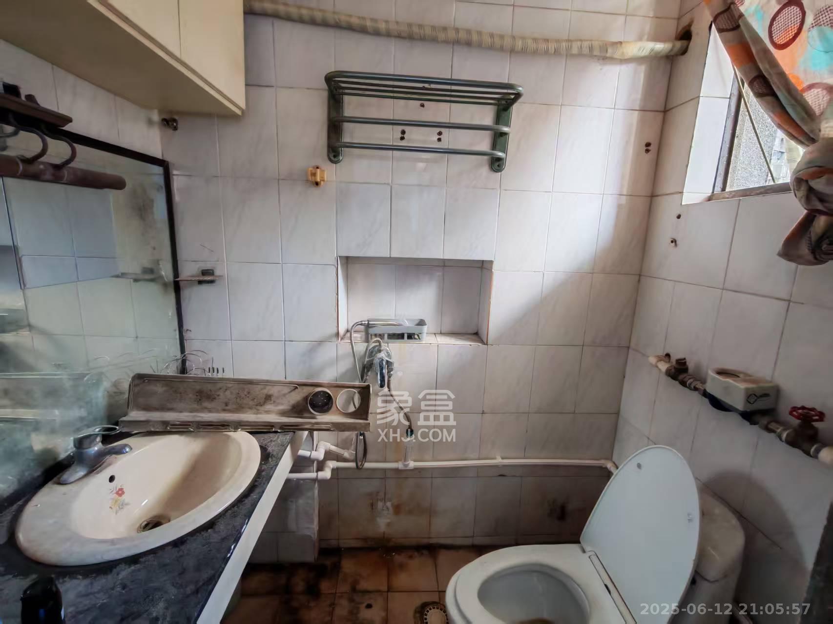 湖南省歌舞剧院宿舍 3室1厅2卫 2000.0元/月 湖南省歌舞剧院宿舍 3室1厅2卫 2000.0元/月室内图