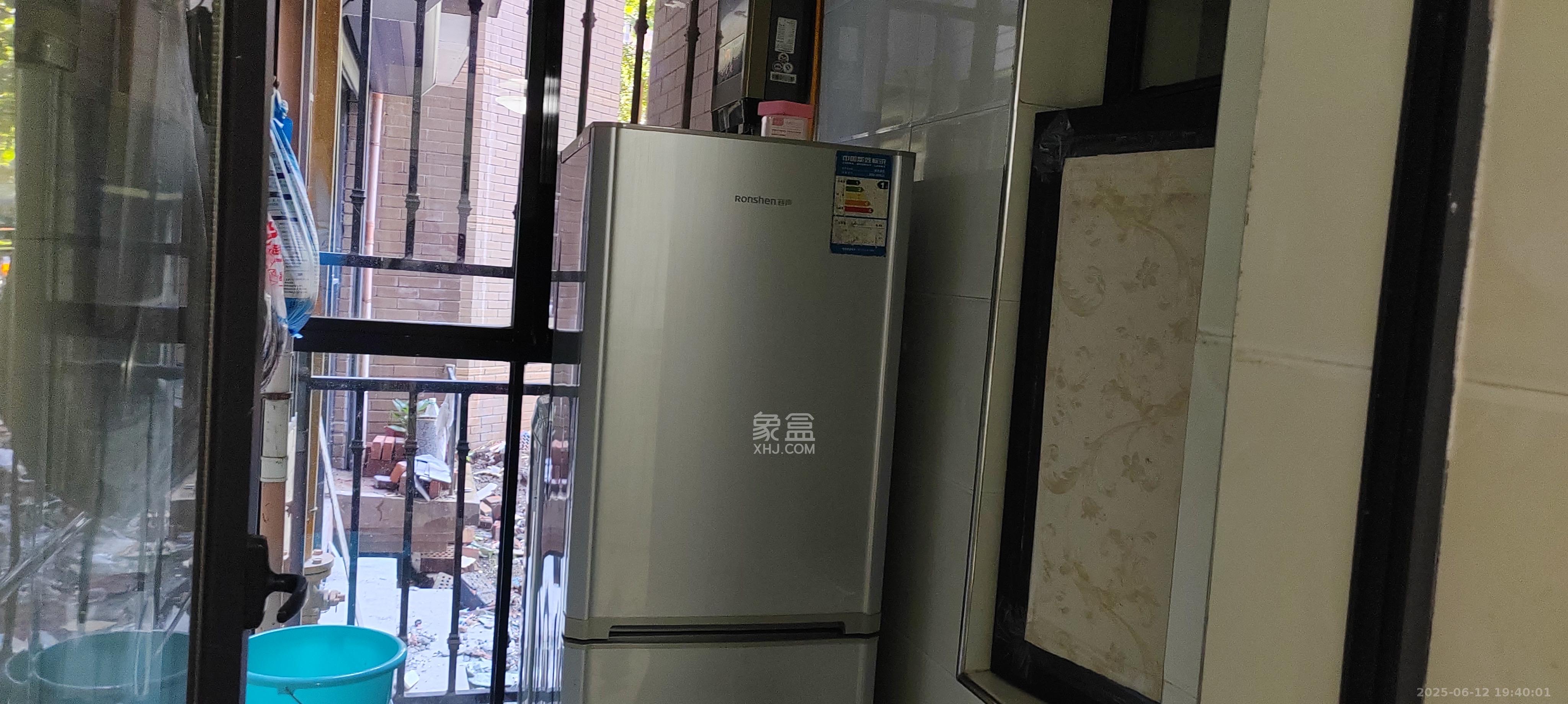康桥长郡  4室2厅1卫   2200.00元/月室内图