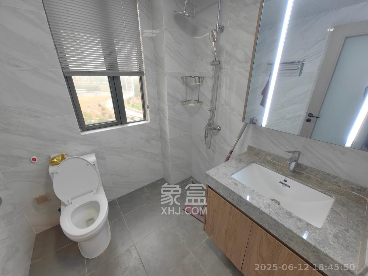 梦想新天地 3室2厅2卫 3200.0元/月 梦想新天地 3室2厅2卫 3200.0元/月室内图