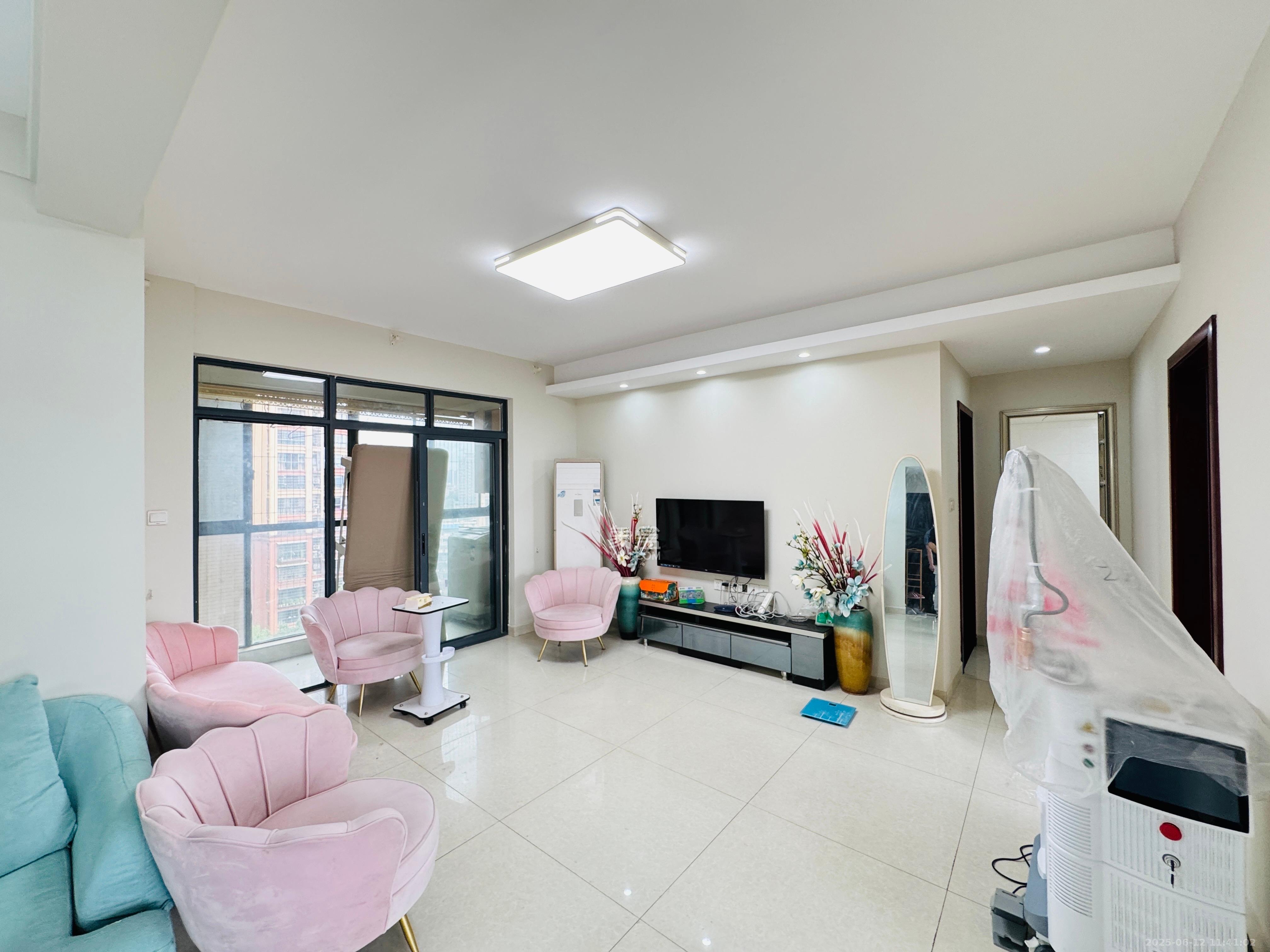 乾城(兴旺乾城) 3室2厅1卫 2500.0元/月 乾城(兴旺乾城) 3室2厅1卫 2500.0元/月室内图