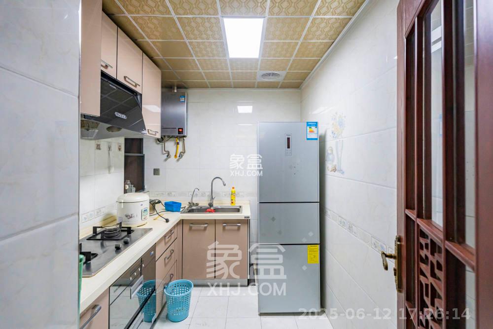 公园9号 3室1厅1卫 3600.0元/月 公园9号 3室1厅1卫 3600.0元/月室内图