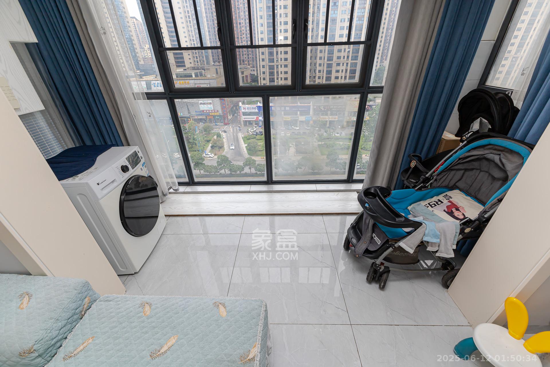 双盈卧龙湾  2室2厅1卫    58.0万 双盈卧龙湾  2室2厅1卫    58.0万阳台