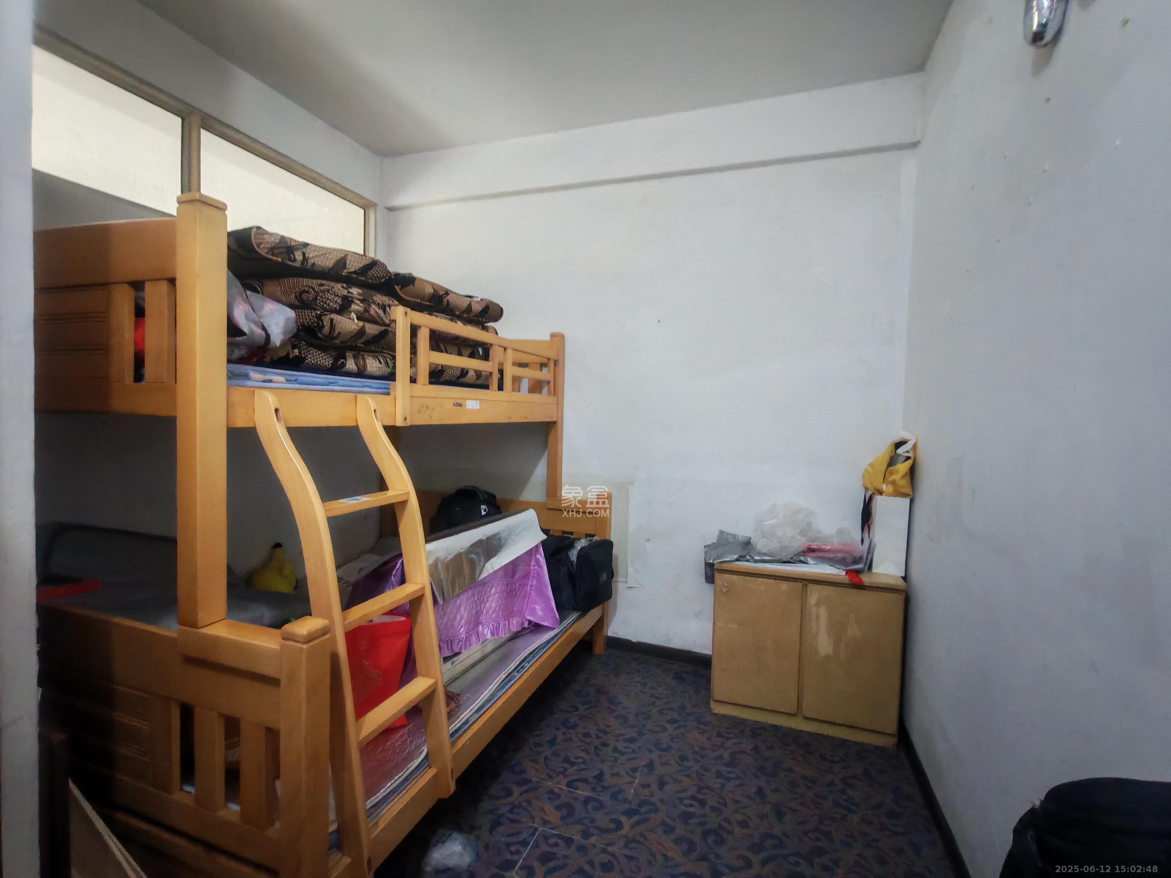 新星小区  2室1厅1卫   1500.00元/月室内图