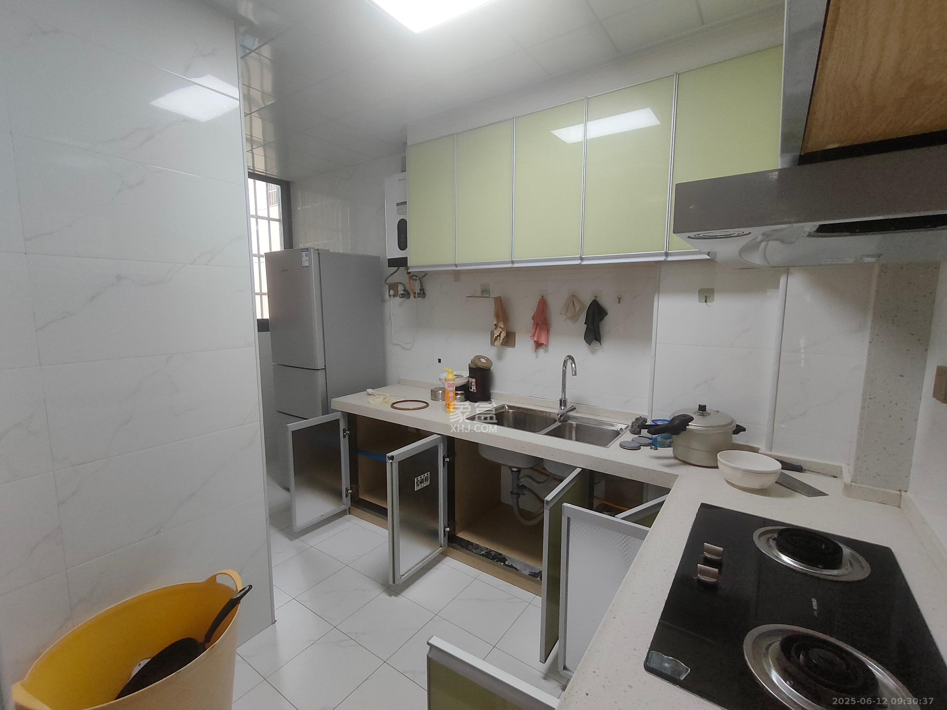 嘉顺苑 4室2厅1卫 2100.0元/月 嘉顺苑 4室2厅1卫 2100.0元/月室内图