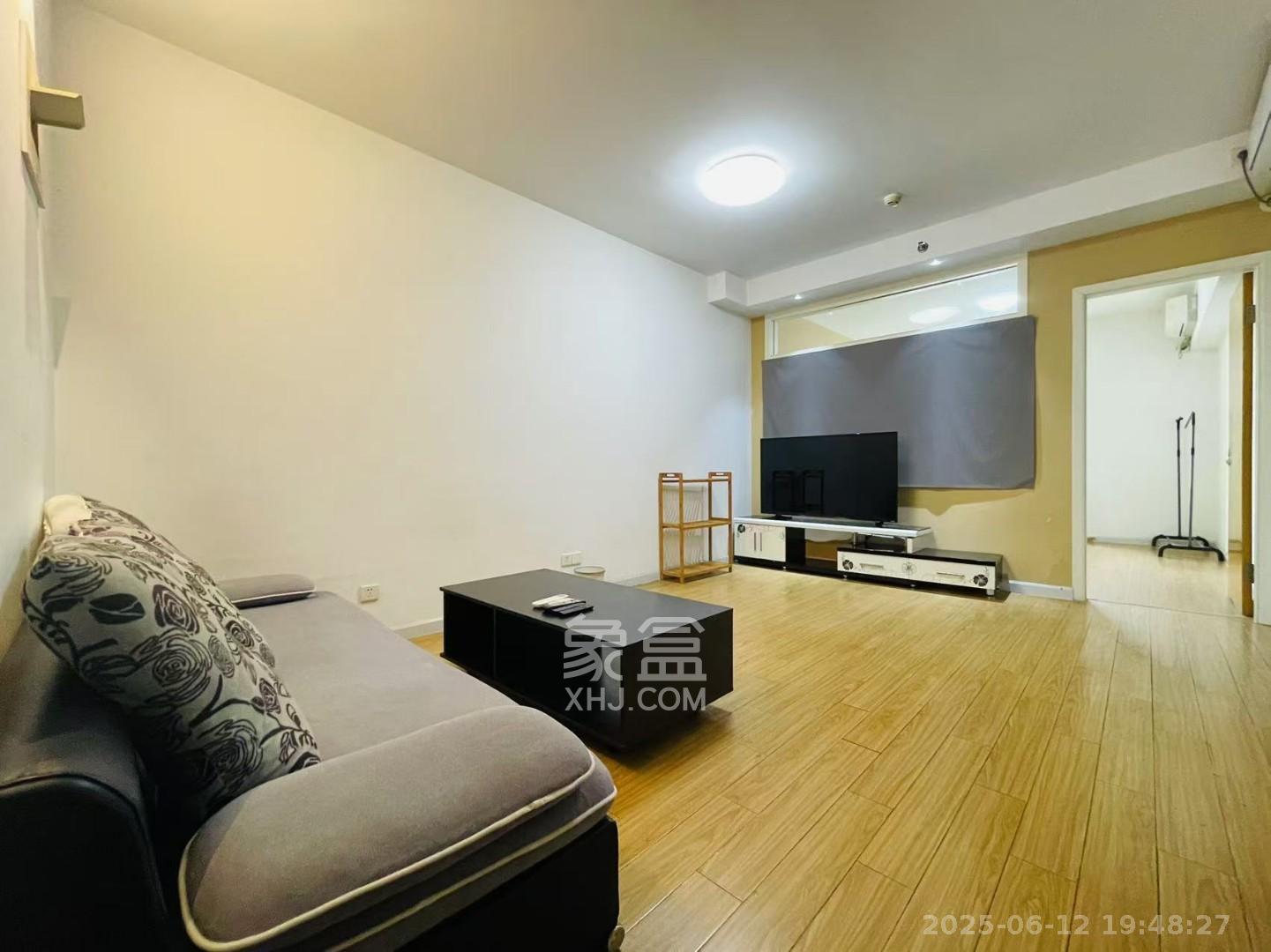 北辰三角洲E5区 1室1厅1卫 2100.0元/月 北辰三角洲E5区 1室1厅1卫 2100.0元/月室内图