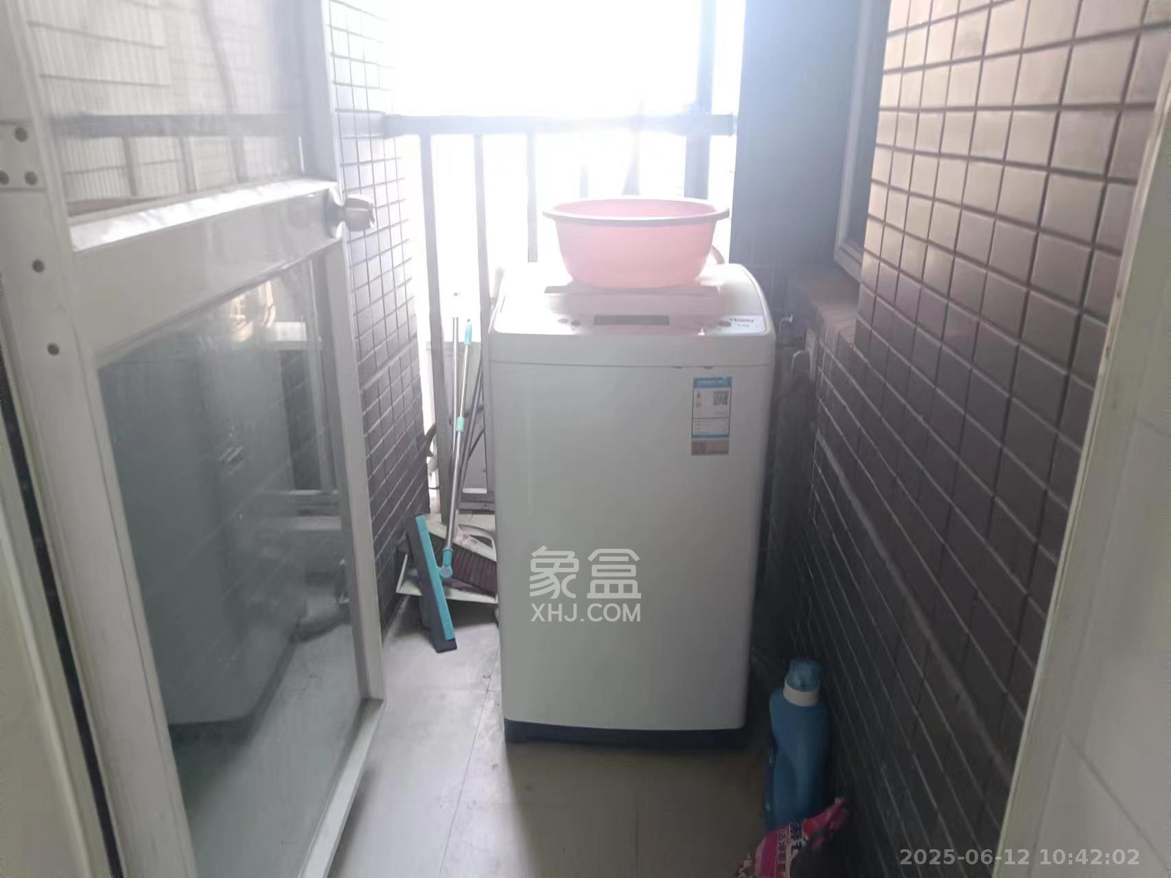 芙蓉公馆  2室2厅1卫   2600.00元/月室内图