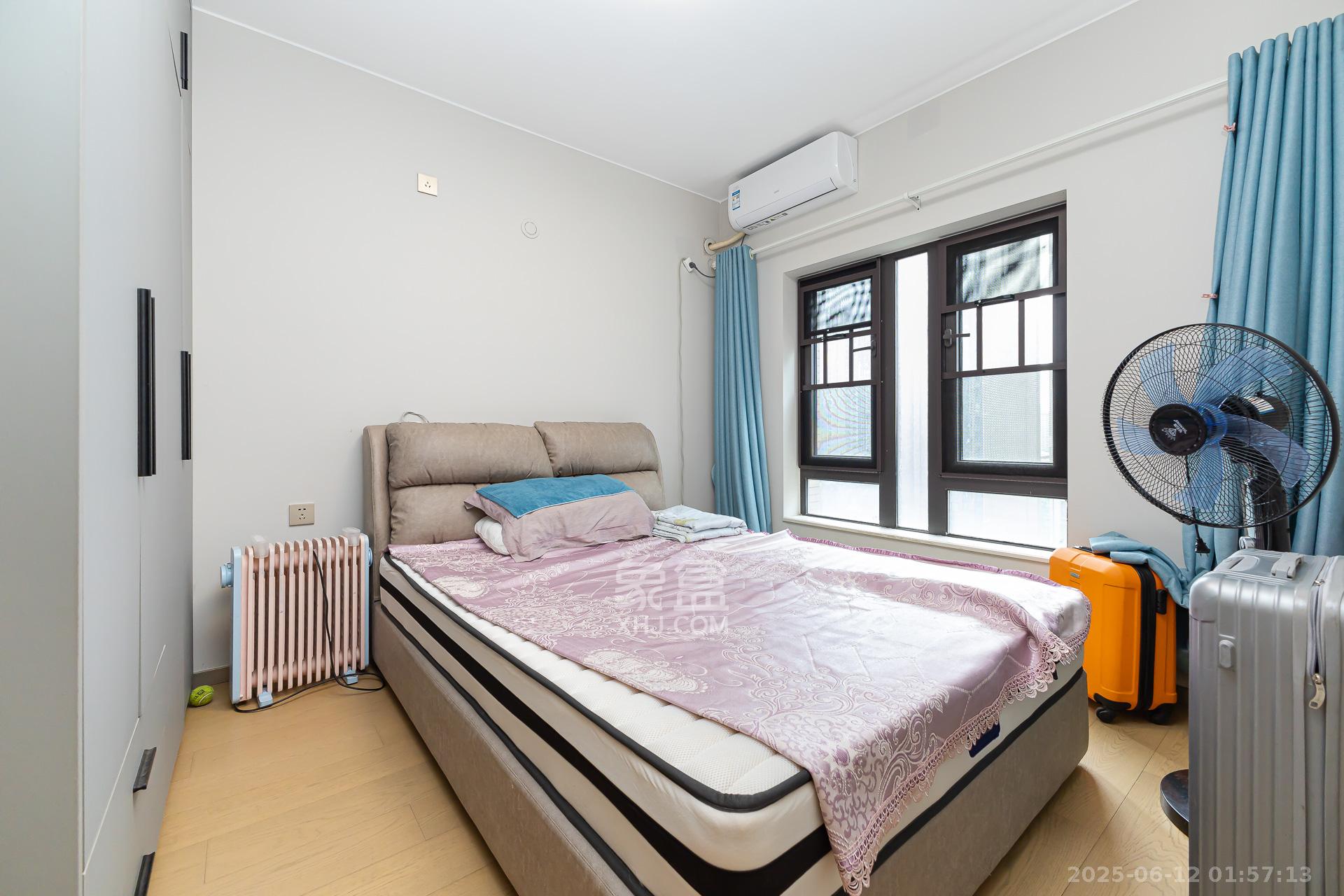 时代倾城四期 3室2厅2卫 108.0万 时代倾城四期 3室2厅2卫 108.0万卧室