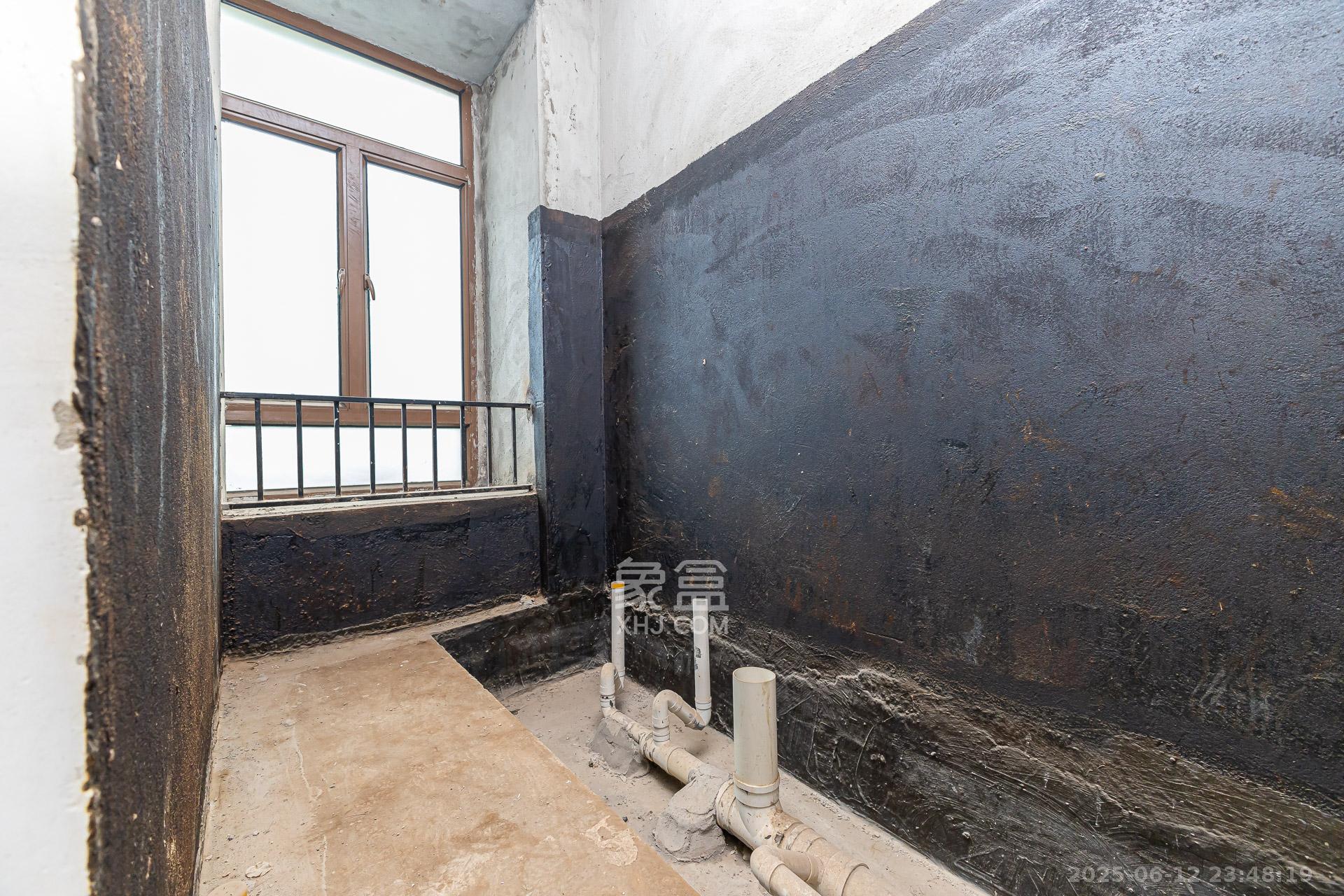 盈峰翠邸 5室2厅3卫 162.0万 盈峰翠邸 5室2厅3卫 162.0万卫生间