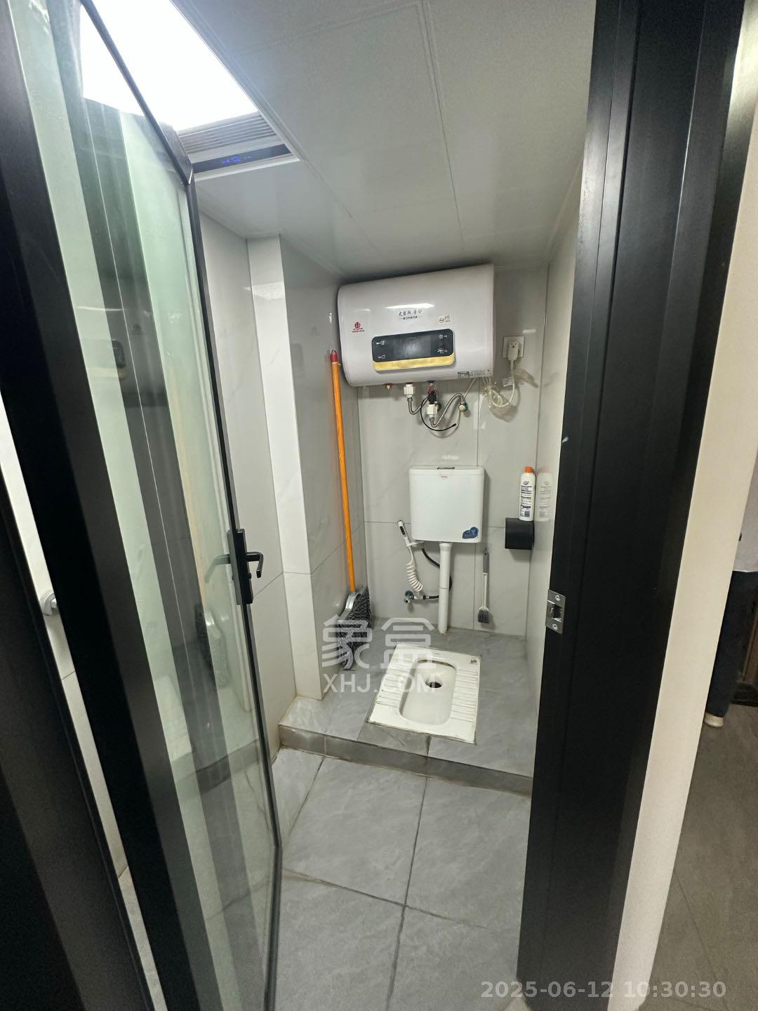 卓越江岸  2室0厅0卫   2300.00元/月室内图