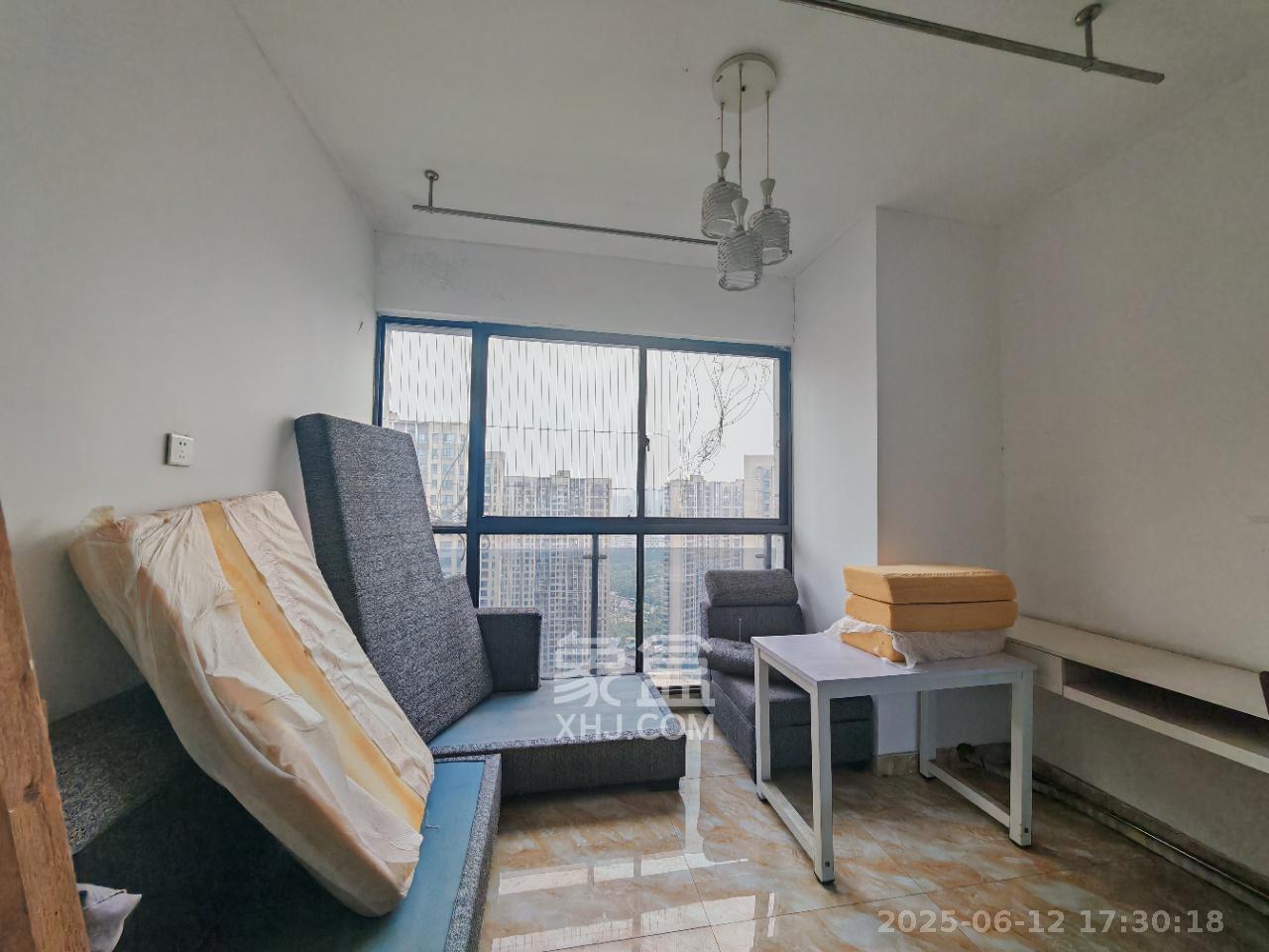 达美D6区  3室2厅1卫   2700.00元/月室内图