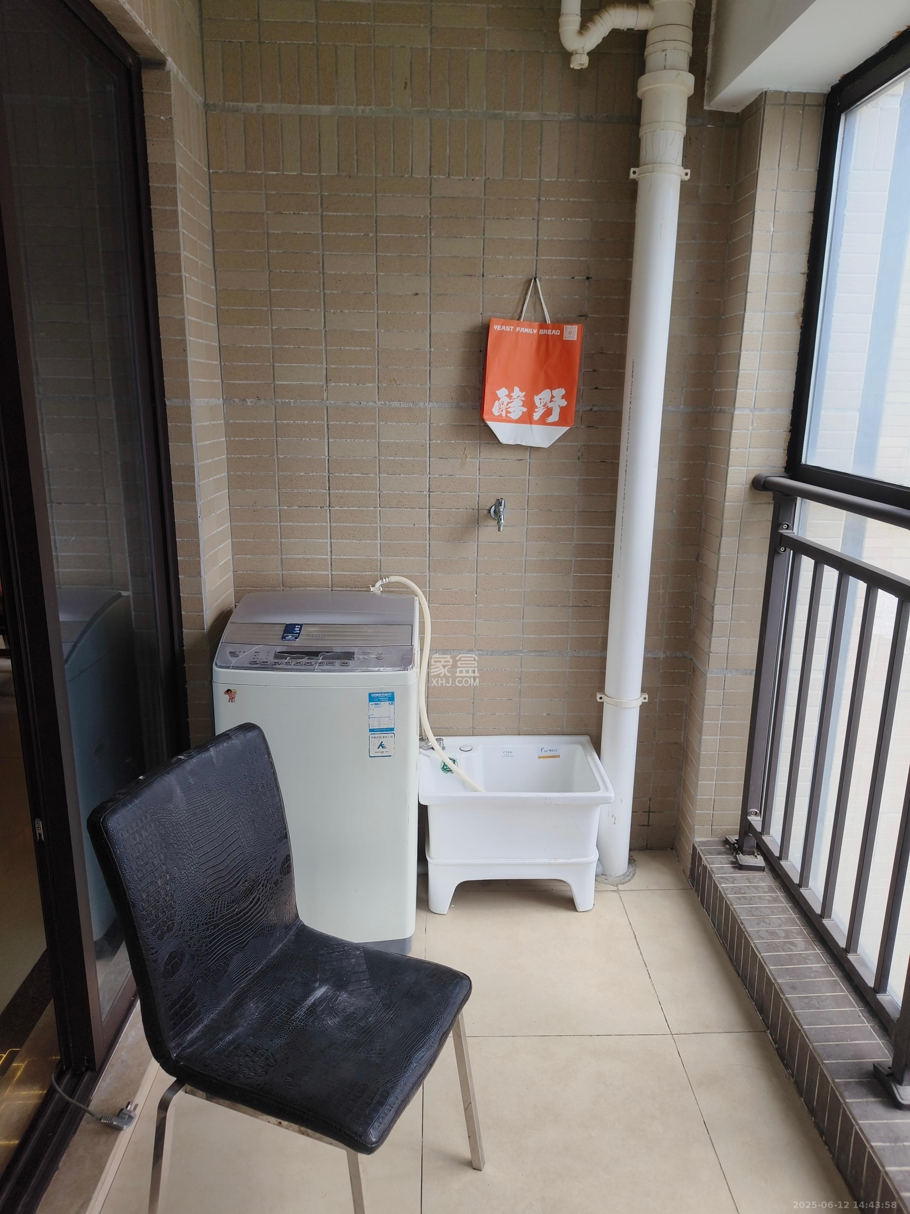 时代倾城二期  4室2厅2卫   2300.00元/月室内图